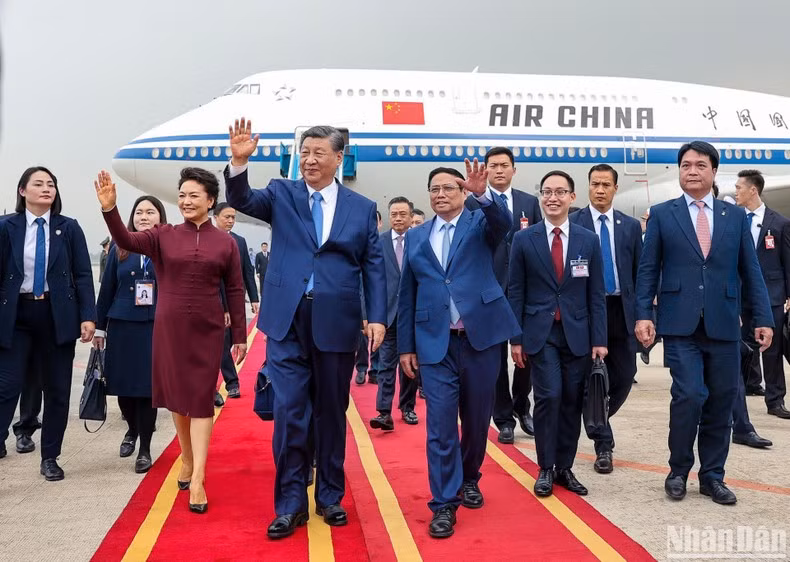 El secretario general del Comité Central del PCCh y presidente chino, Xi Jinping, inicia una visita de Estado a Vietnam. El secretario general del Comité Central del PCCh y presidente chino, Xi Jinping, inicia una visita de Estado a Vietnam.