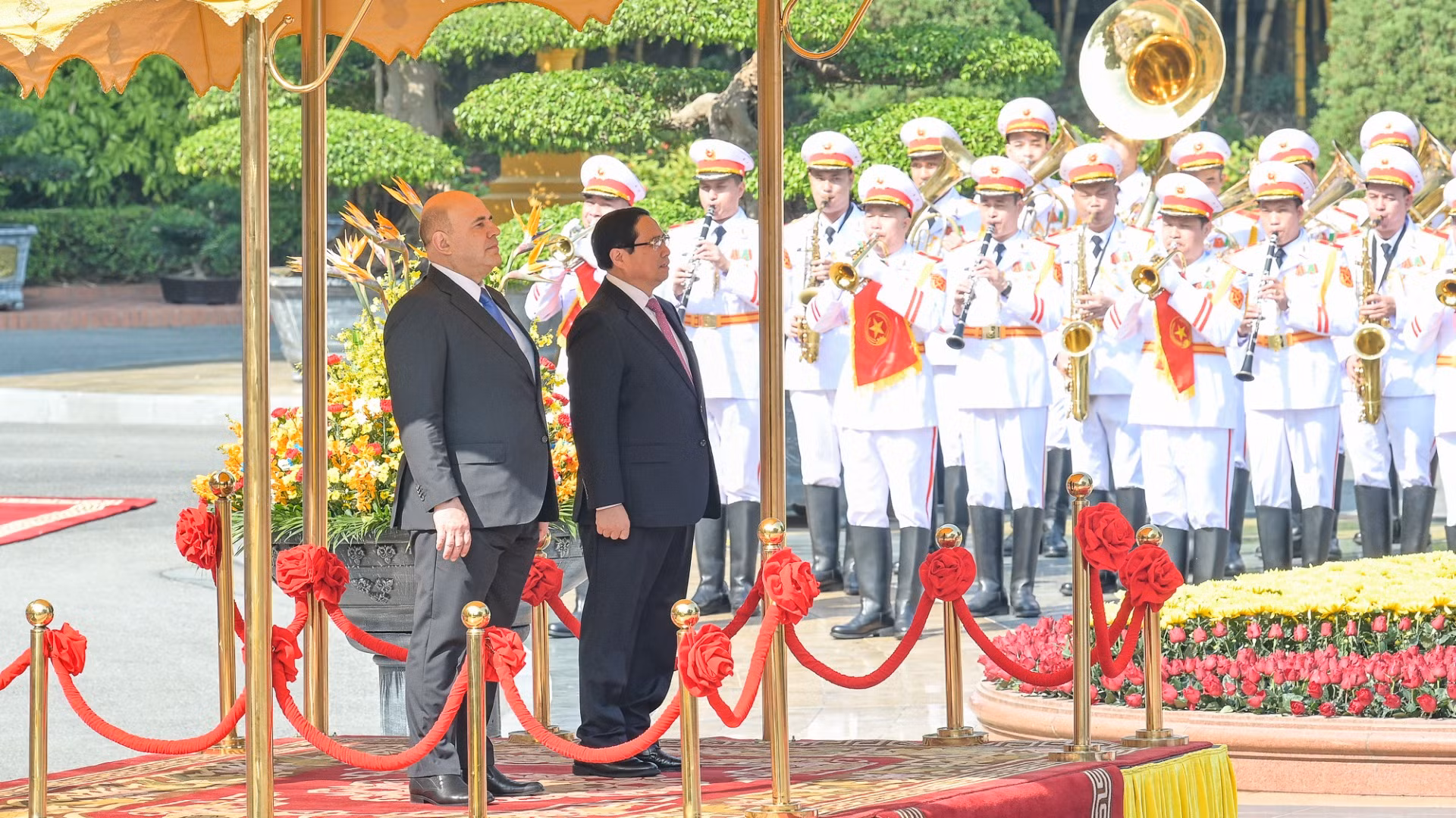 [Foto] Premier vietnamita preside ceremonia de bienvenida a su homólogo ruso