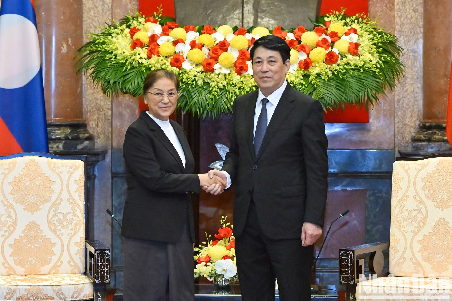 El presidente de Vietnam, Luong Cuong, y la miembro del Buró Político del Partido Popular Revolucionario de Laos y vicepresidenta del país, Pany Yathotou. El presidente de Vietnam, Luong Cuong, y la miembro del Buró Político del Partido Popular Revolucionario de Laos y vicepresidenta del país, Pany Yathotou.