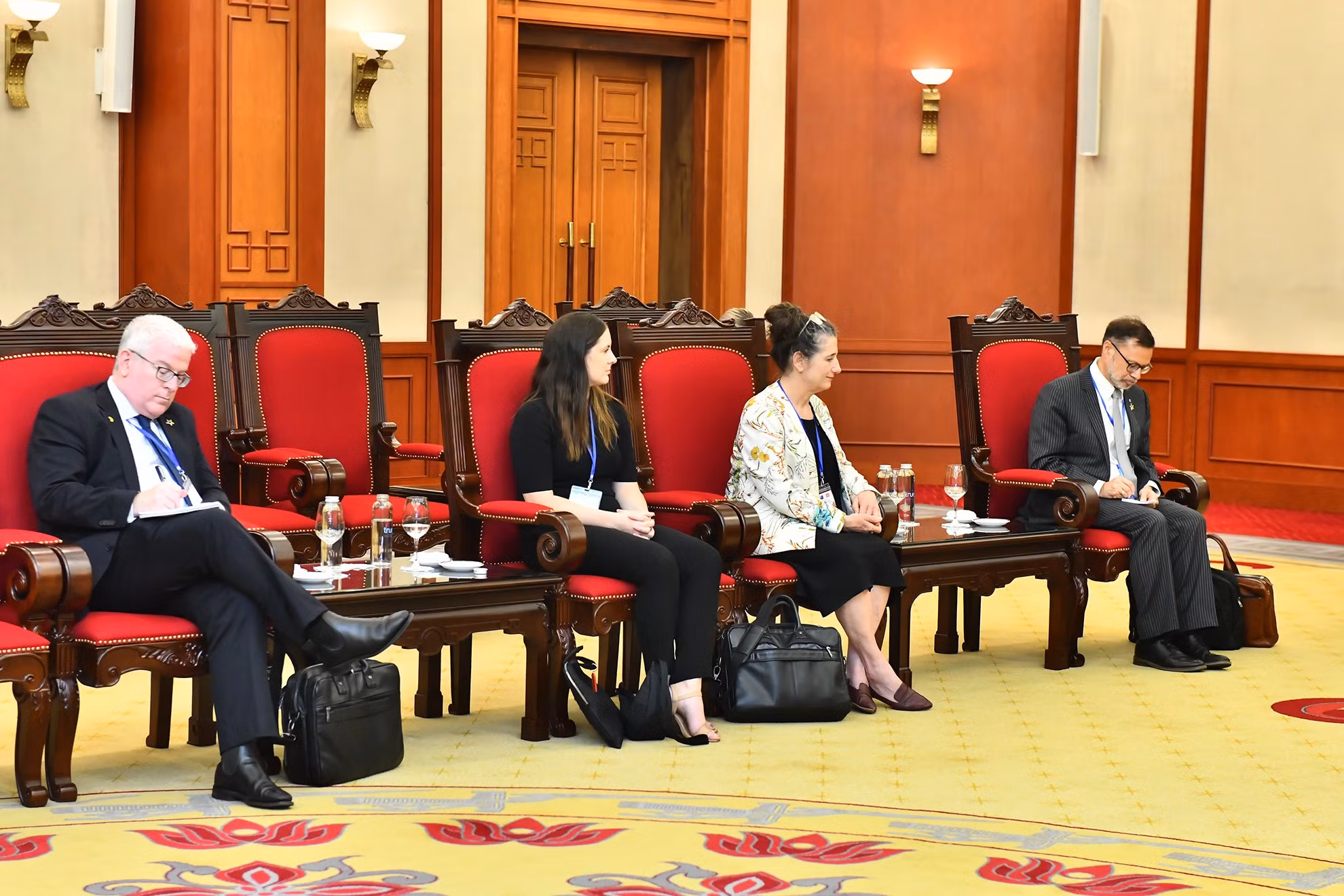 Delegación australiana en la reunión.