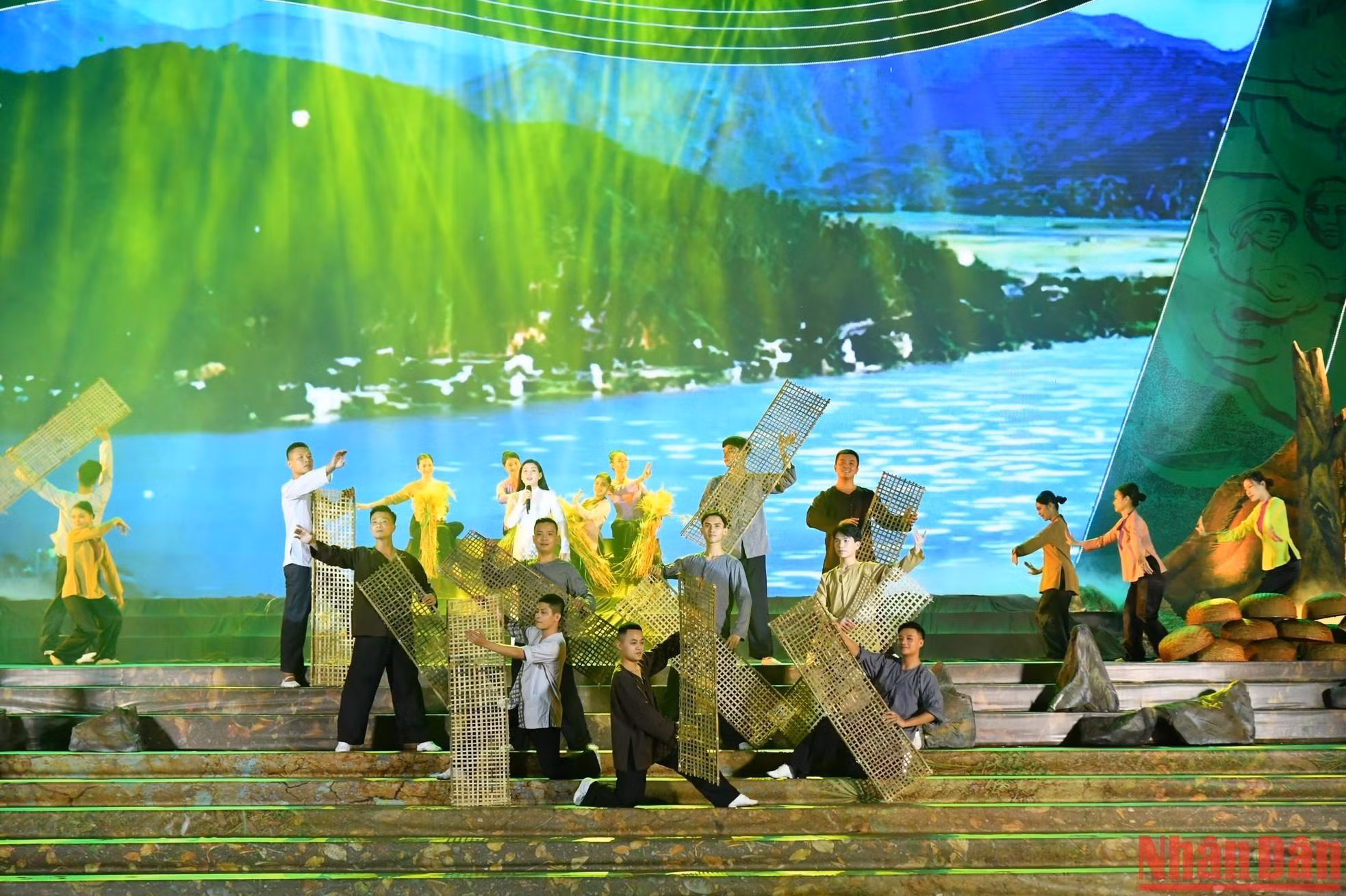 Cuenta con una coreografía destacada. Cuenta con una coreografía destacada.