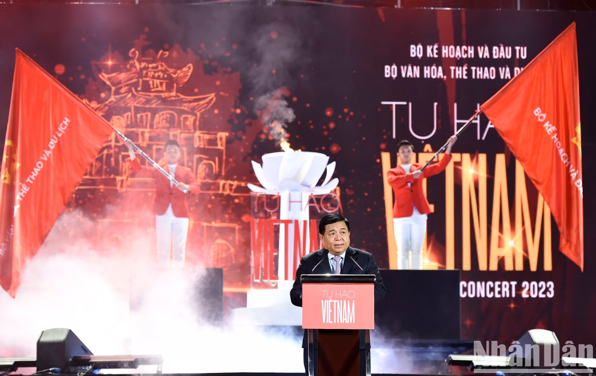 El ministro de Planificación e Inversión, Nguyen Chi Dung, interviene en la celebración.