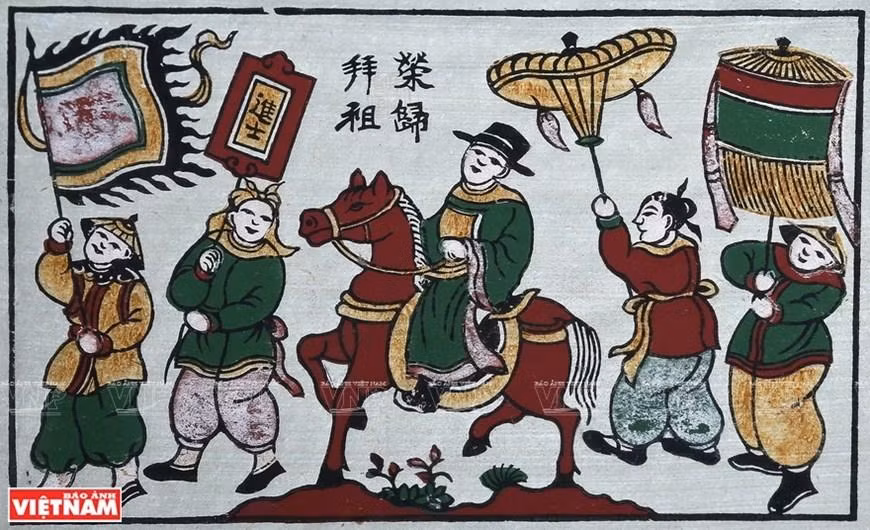 El tema “Vinh quy bai to” (Volver a casa para agradecer a los antepasados después de obtener honores académicos) constituye uno de los motivos principales de las pinturas de Dong Ho.