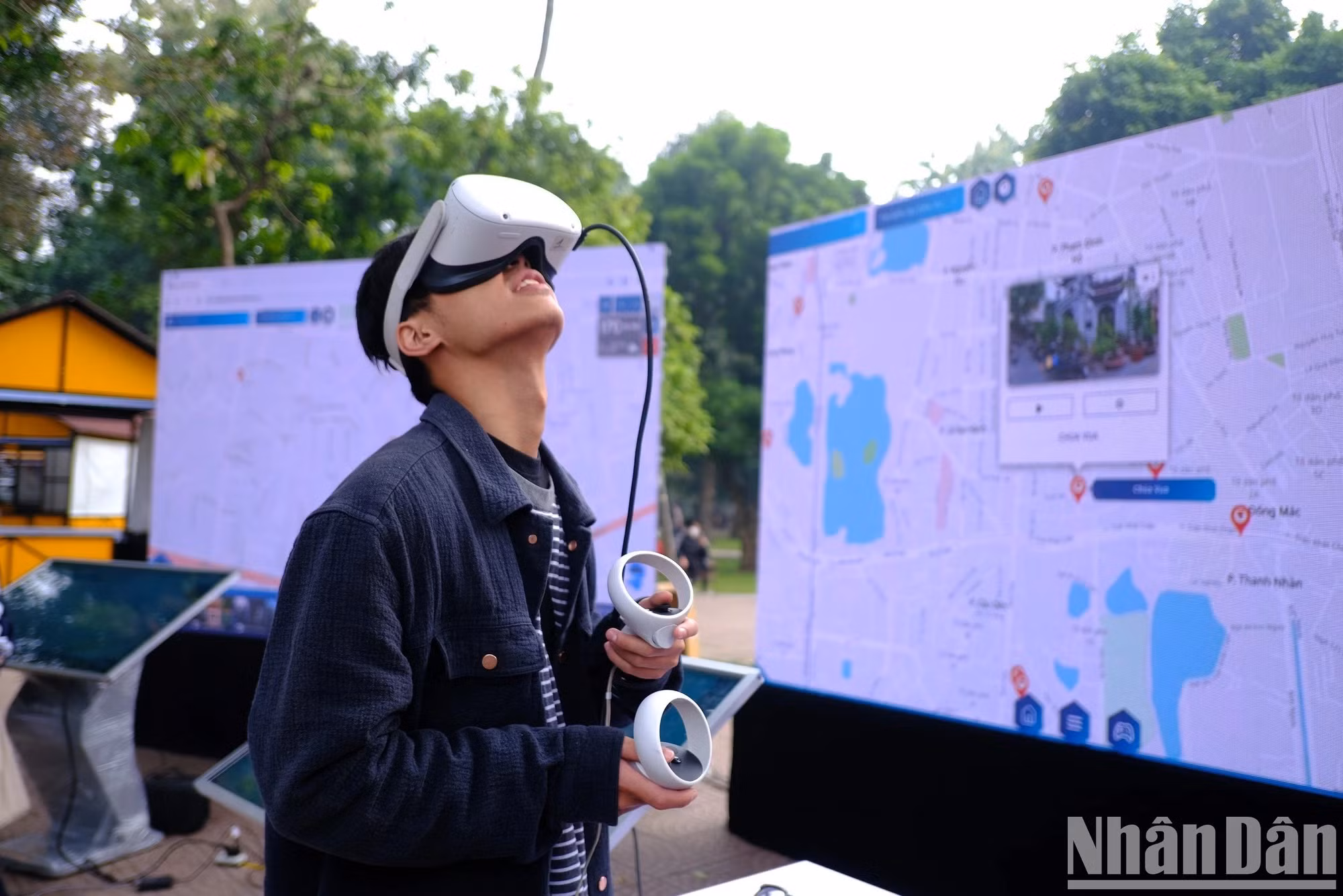 La experimentación de realidad virtual de las “direcciones rojas” digitalizadas. La experimentación de realidad virtual de las “direcciones rojas” digitalizadas.