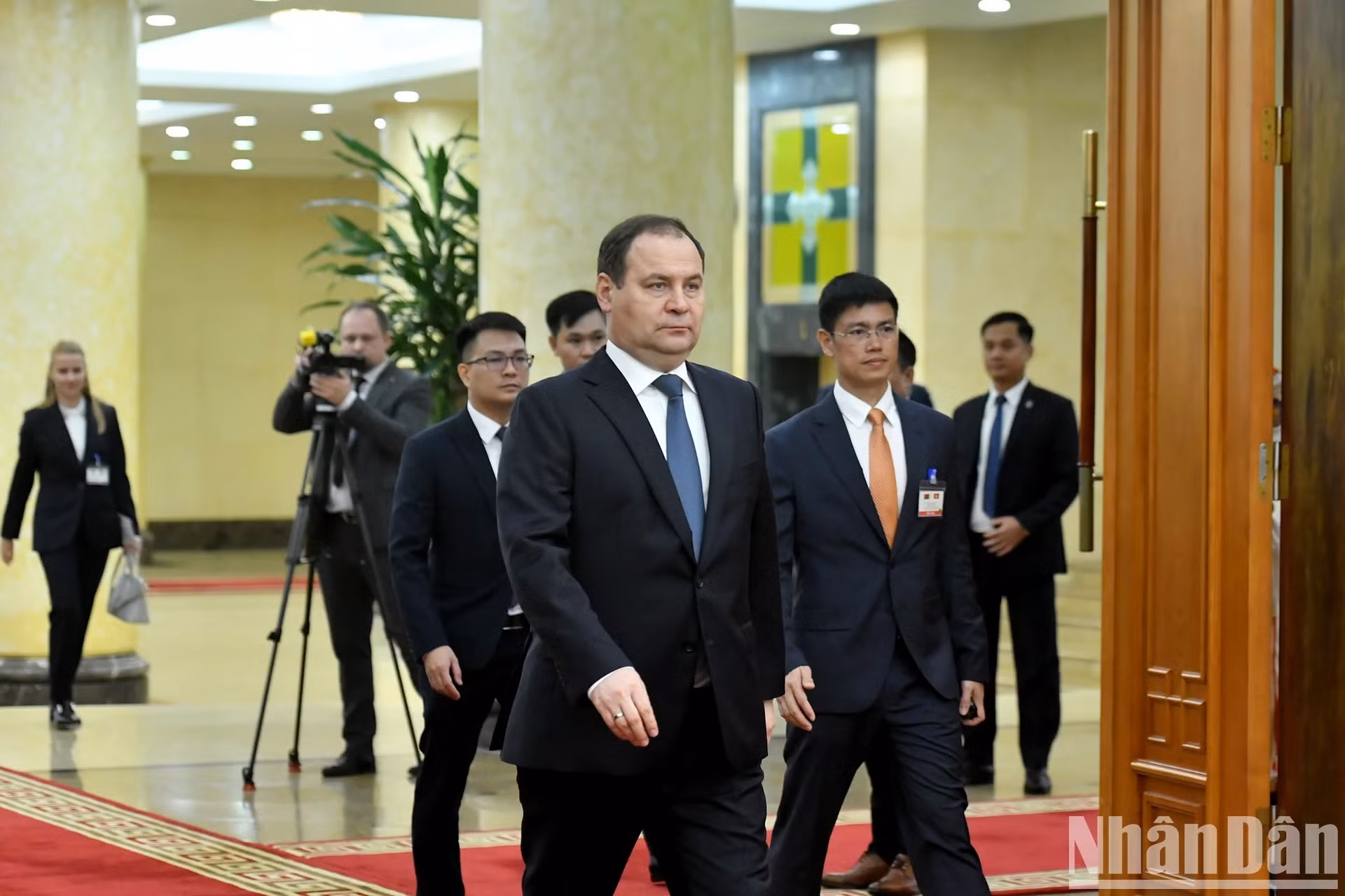 El primer ministro de Bielorrusia, Roman Golovchenko, llega a la sede del Comité Central del PCV.