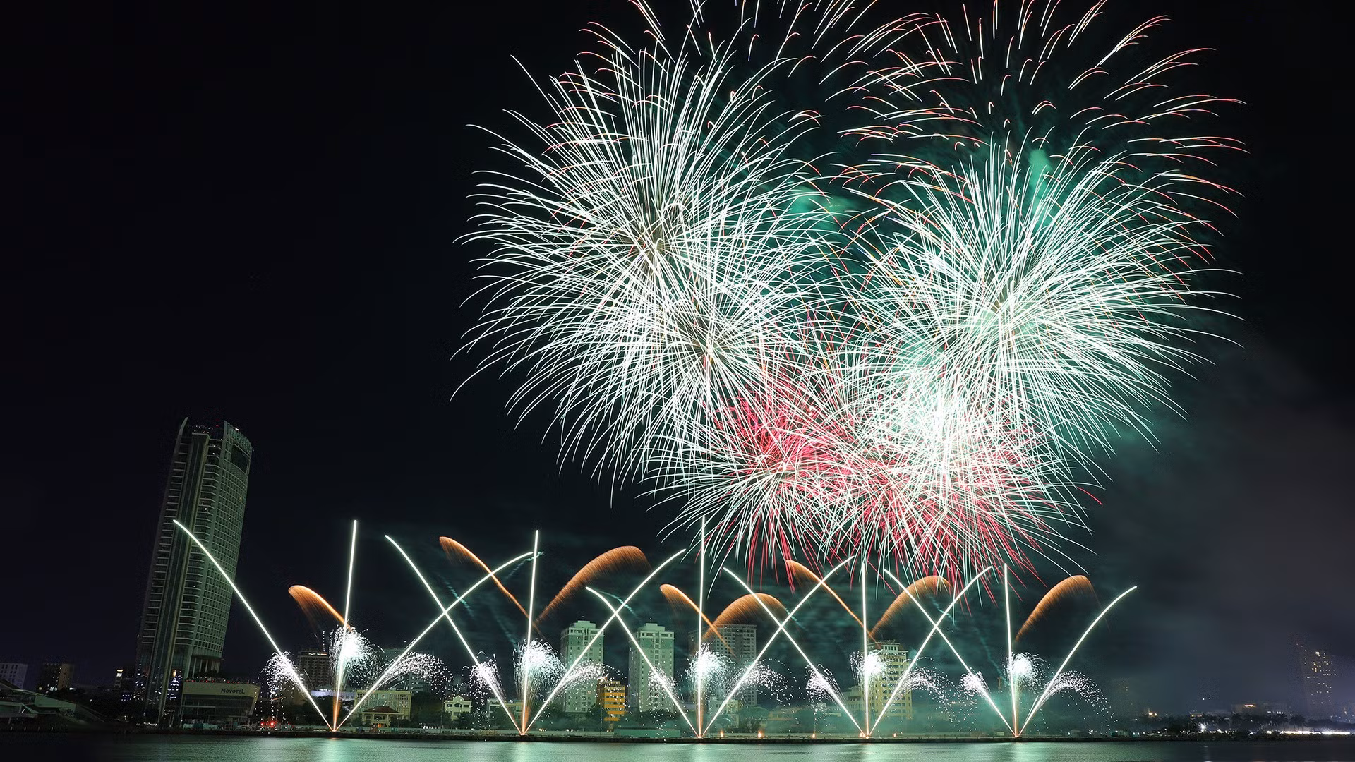 Joho Pyro Professional Fireworks AB, de Finlandia, trae al DIFF 2024 el espectáculo “Un millón de sueños”.