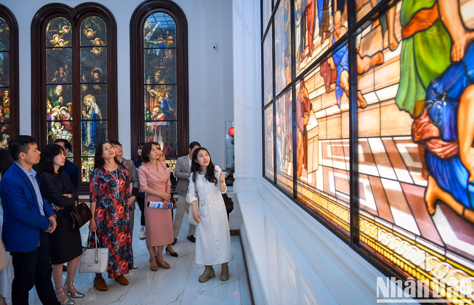 Además de exhibir piezas, el museo pretende organizar talleres informativos sobre la fabricación del vidrio coloreado para acercar este arte al público.