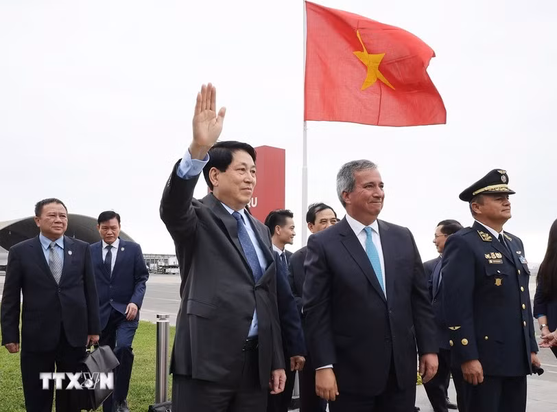 El dirigente vietnamita en la ceremonia de bienvenida.