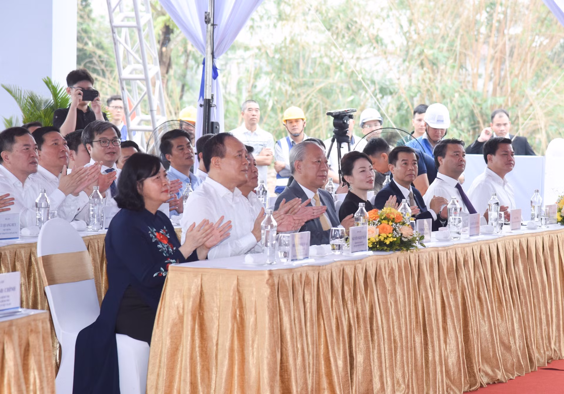 Delegados al acto.