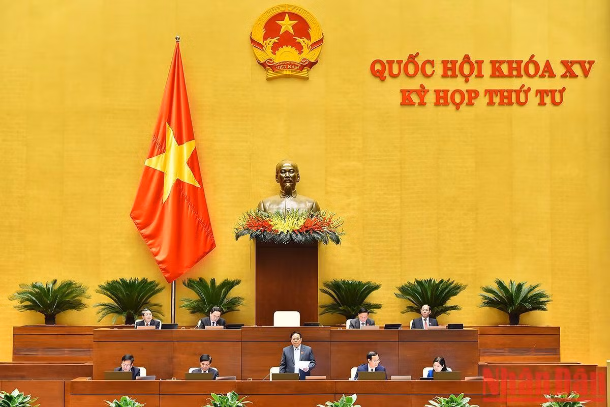 [Foto] Premier vietnamita comparece ante la Asamblea Nacional en su cuarto período de sesiones
