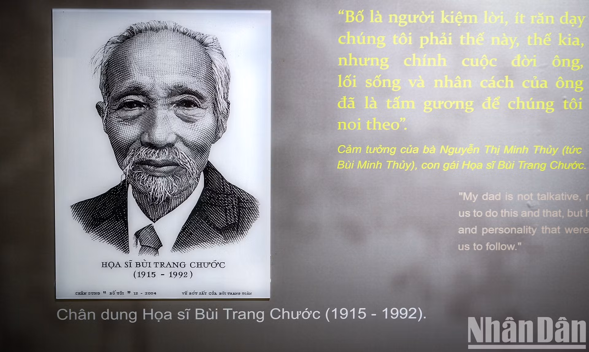 El pintor Bui Trang Chuoc (1915-1992). Este año el Estado le confirió póstumamente el Premio Ho Chi Minh, el galardón más prestigioso del país para los trabajos literarios y artísticos, por tres obras, incluido el escudo nacional. Además, se cumple el segundo aniversario del reconocimiento de su colección de bocetos del escudo de Vietnam como Tesoro Nacional. El pintor Bui Trang Chuoc (1915-1992). Este año el Estado le confirió póstumamente el Premio Ho Chi Minh, el galardón más prestigioso del país para los trabajos literarios y artísticos, por tres obras, incluido el escudo nacional. Además, se cumple el segundo aniversario del reconocimiento de su colección de bocetos del escudo de Vietnam como Tesoro Nacional.