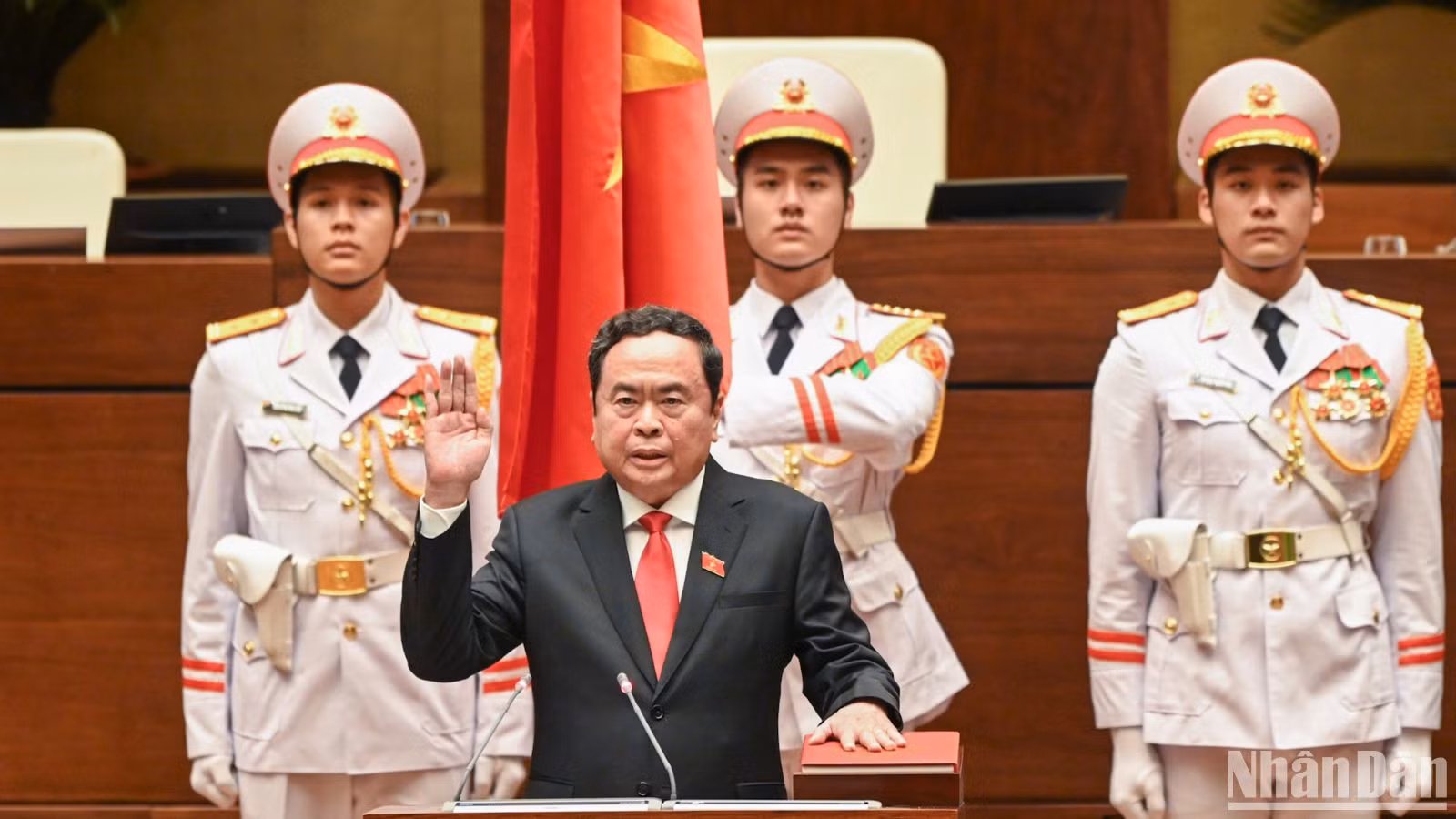 [Foto] Tran Thanh Man presta juramento como presidente de la Asamblea Nacional de Vietnam