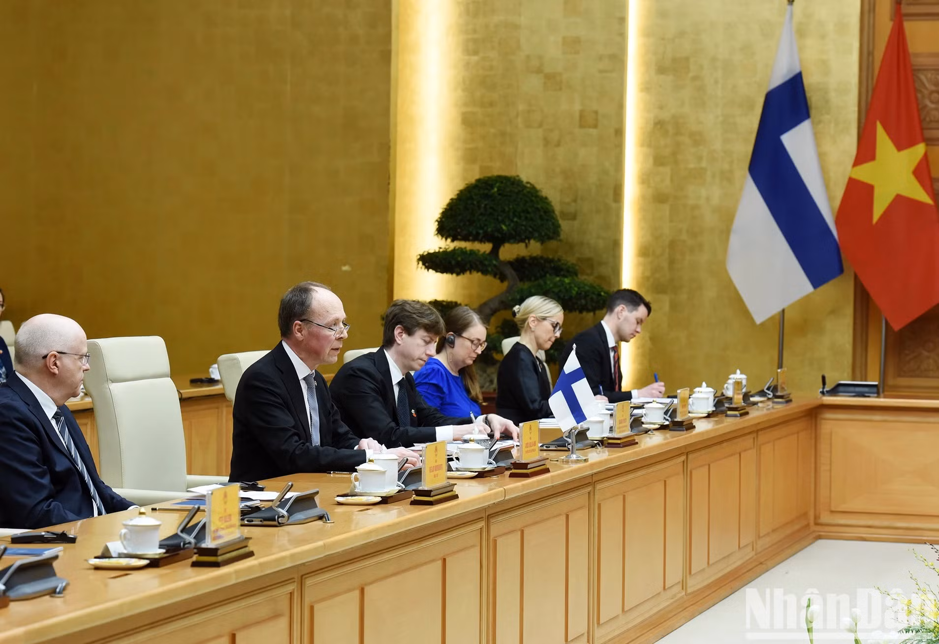 Miembros de la delegación del país europeo.
