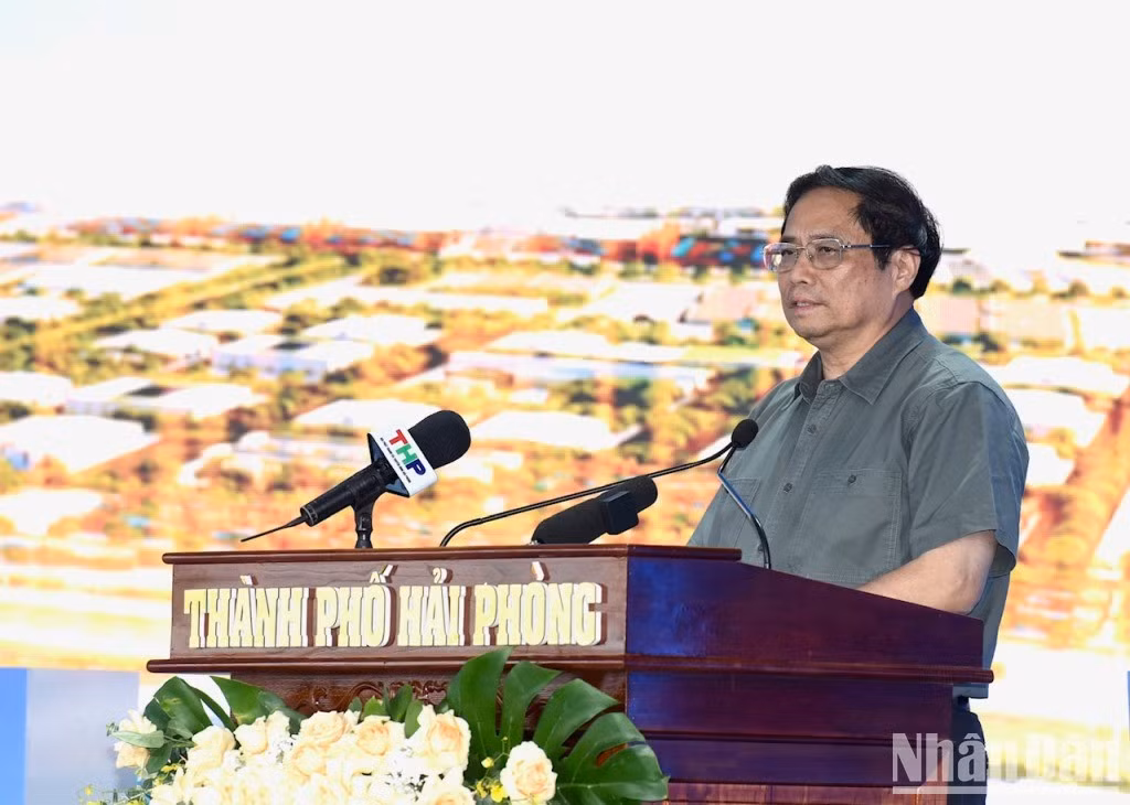 El primer ministro, Pham Minh Chinh, da sus palabras. El primer ministro, Pham Minh Chinh, da sus palabras.