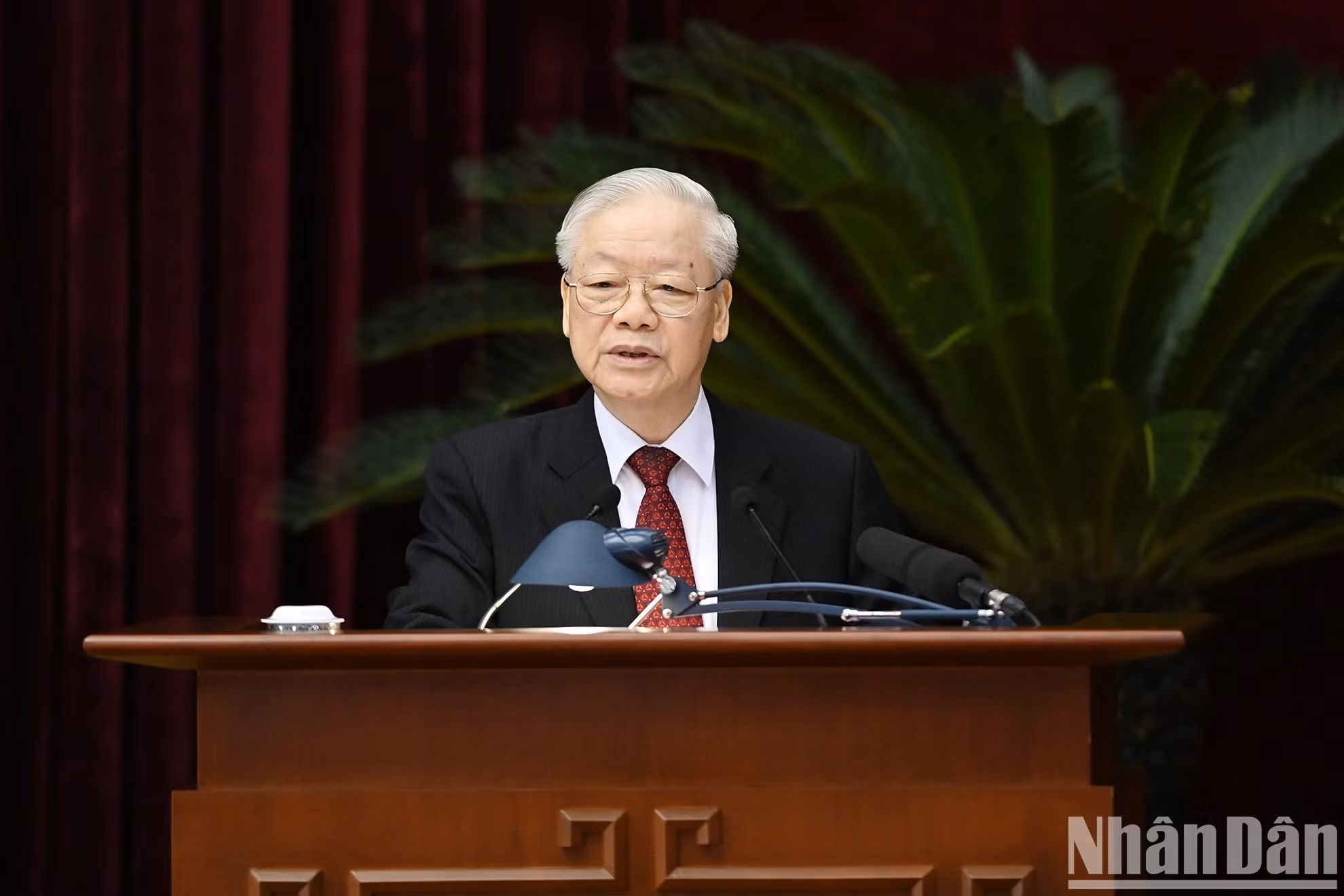El secretario general del PCV, Nguyen Phu Trong, da palabras inaugurales del acontecimiento.