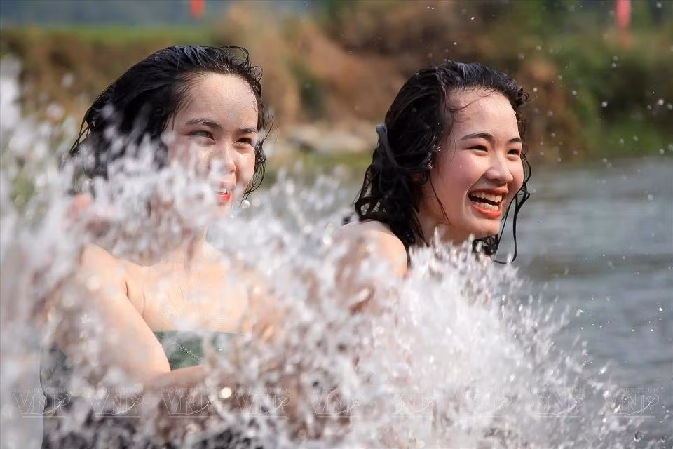 Para los residentes en la región Noroeste, lavarse el cabello y bañarse en arroyos también es un ritual para alejar la mala suerte y orar por la salud y la paz.