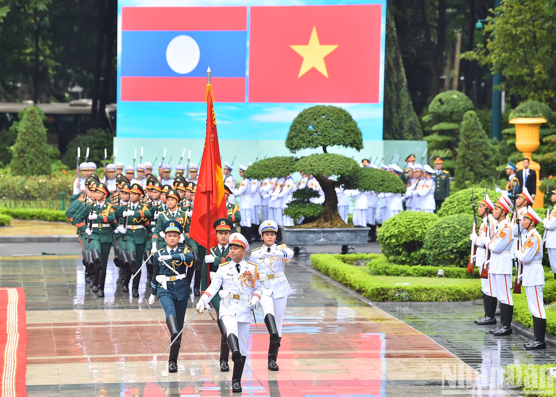 Desfile del Ejército Popular de Vietnam.
