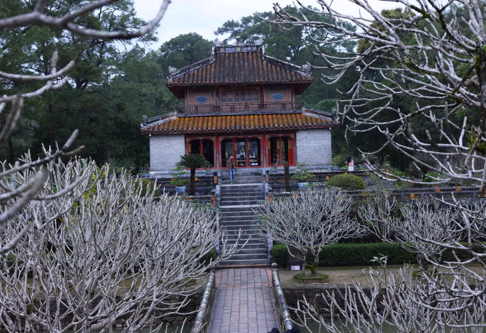 El pabellón de Minh Lau en el mausoleo del rey Minh Mang. El pabellón de Minh Lau en el mausoleo del rey Minh Mang.