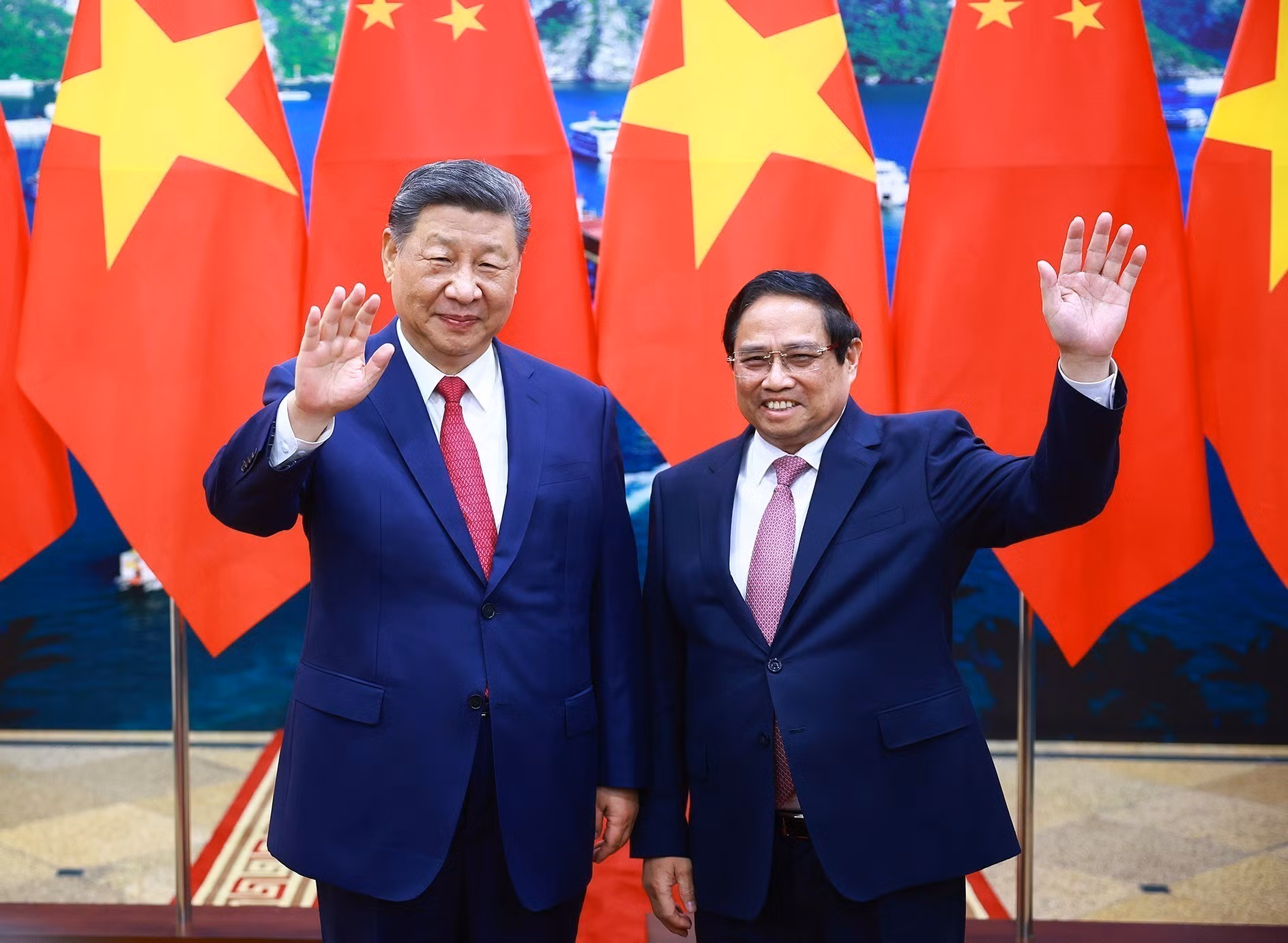 El primer ministro de Vietnam, Pham Minh Chinh, y el secretario general del Partido Comunista de China y presidente de ese país, Xi Jinping. El primer ministro de Vietnam, Pham Minh Chinh, y el secretario general del Partido Comunista de China y presidente de ese país, Xi Jinping.