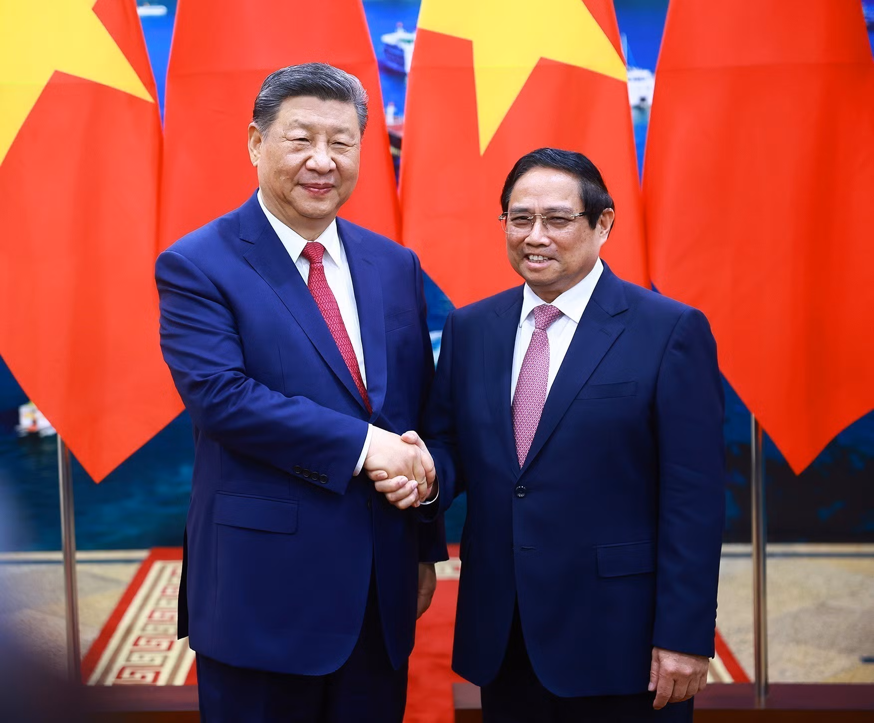 El primer ministro de Vietnam, Pham Minh Chinh, y el secretario general del Partido Comunista de China y presidente de ese país, Xi Jinping. El primer ministro de Vietnam, Pham Minh Chinh, y el secretario general del Partido Comunista de China y presidente de ese país, Xi Jinping.