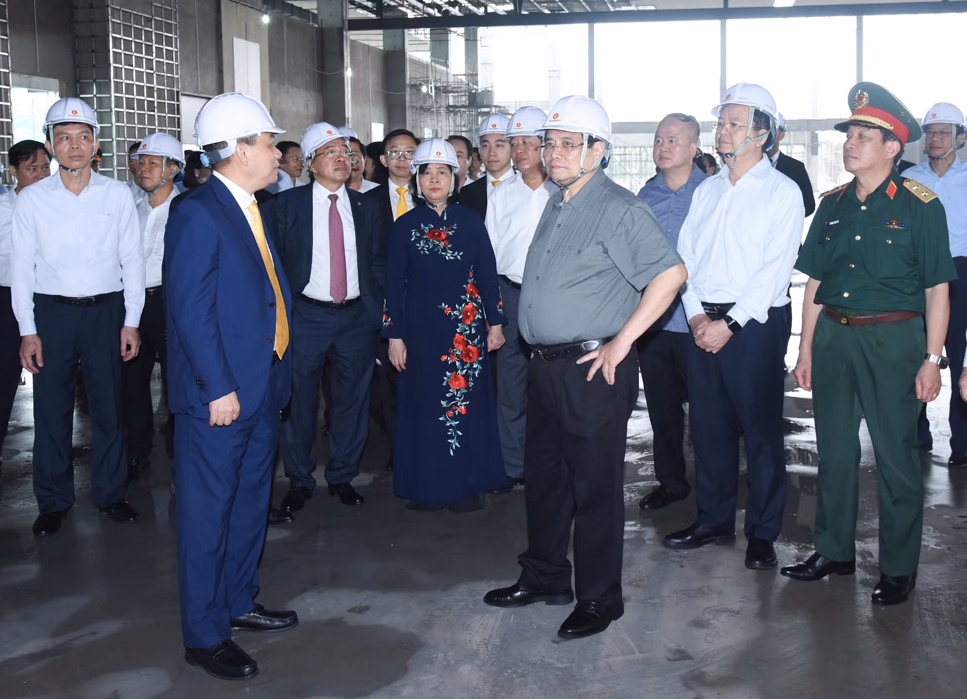 [Foto] Premier vietnamita inspecciona construcción de Centro Nacional de Exposiciones y Ferias