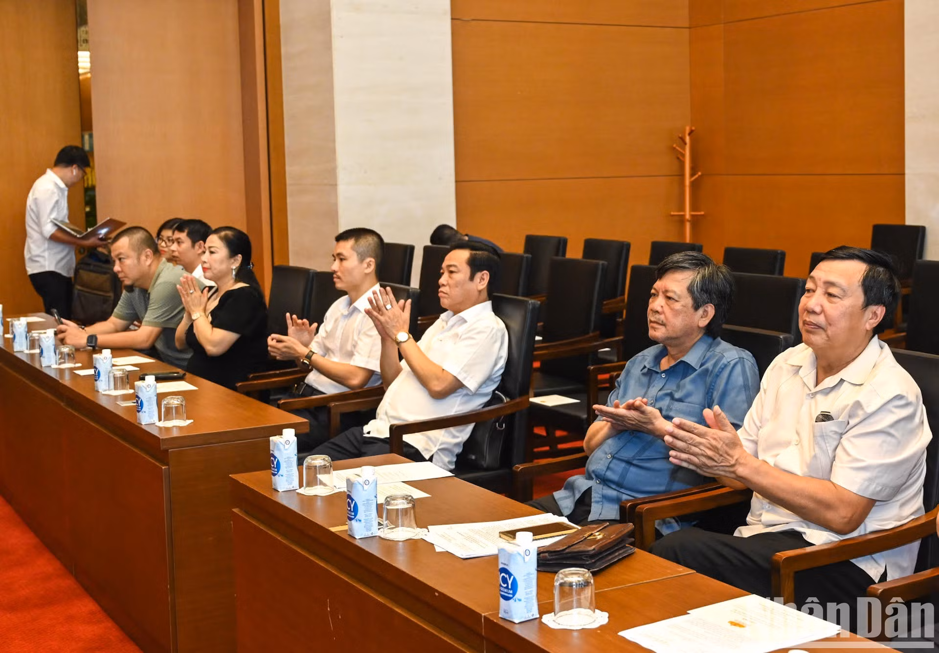 Ejecutivos de agencias periodísticas y otros delegados al evento. Ejecutivos de agencias periodísticas y otros delegados al evento.
