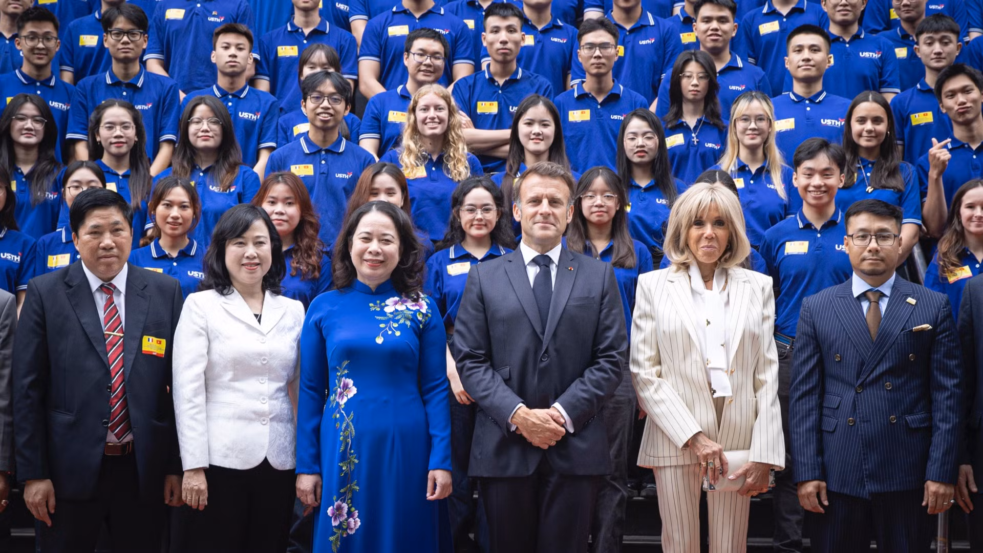 [Foto] Dirigentes de Vietnam y Francia visitan Universidad de Ciencia y Tecnología de Hanói