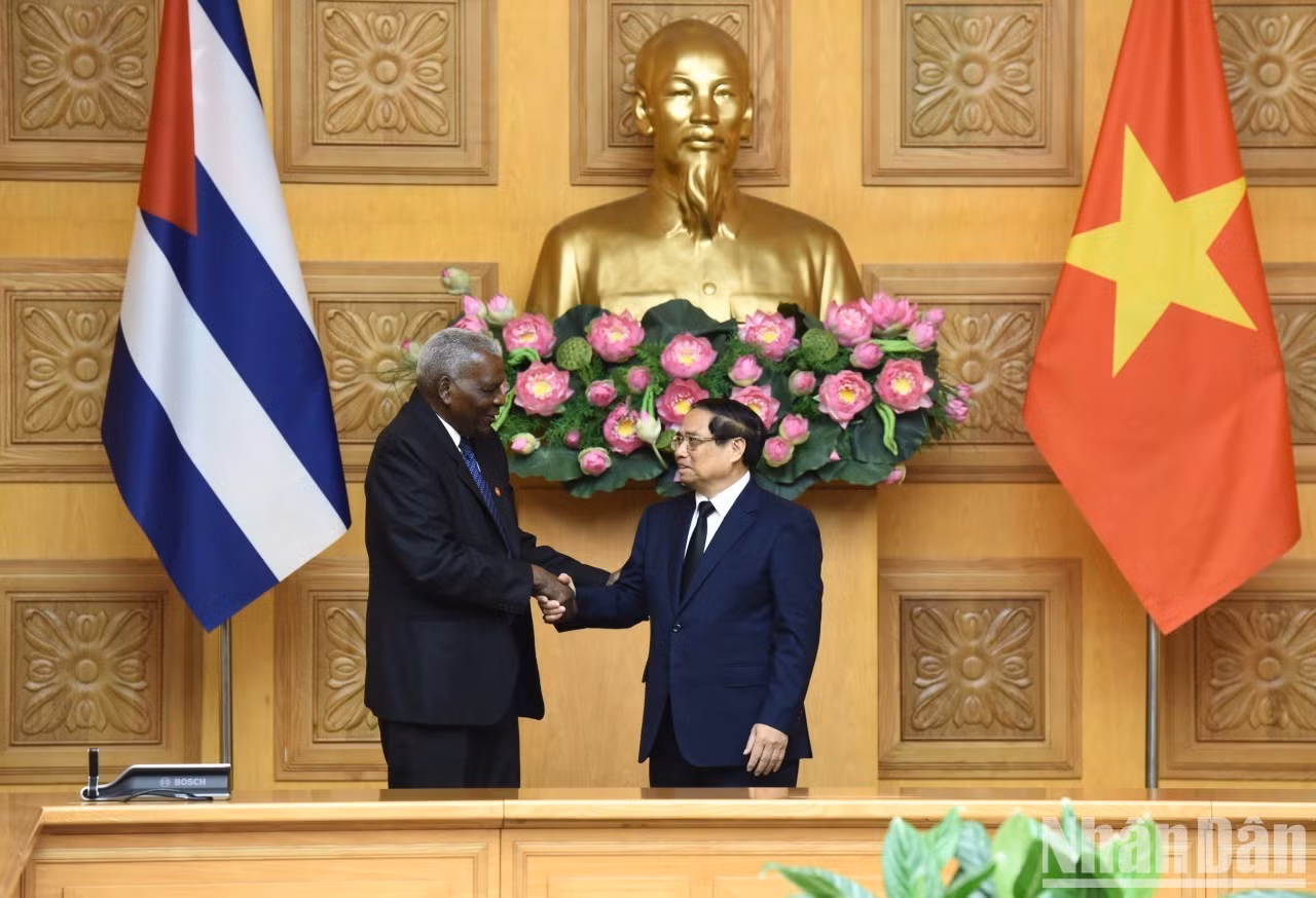 El jefe de Gobierno vietnamita y el dirigente cubano. El jefe de Gobierno vietnamita y el dirigente cubano.