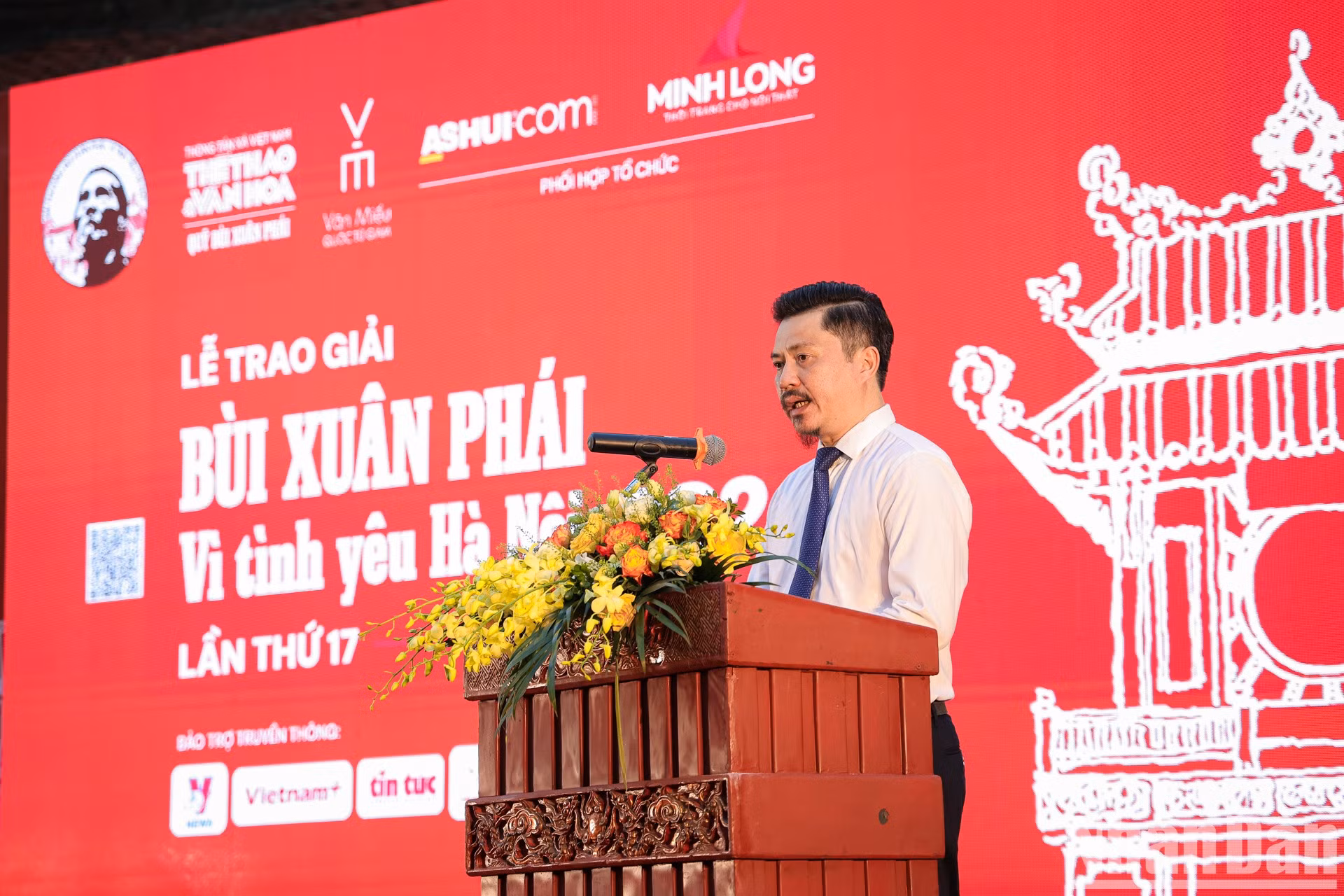 El redactor jefe del periódico “The thao va Van hoa”, Le Xuan Thanh.