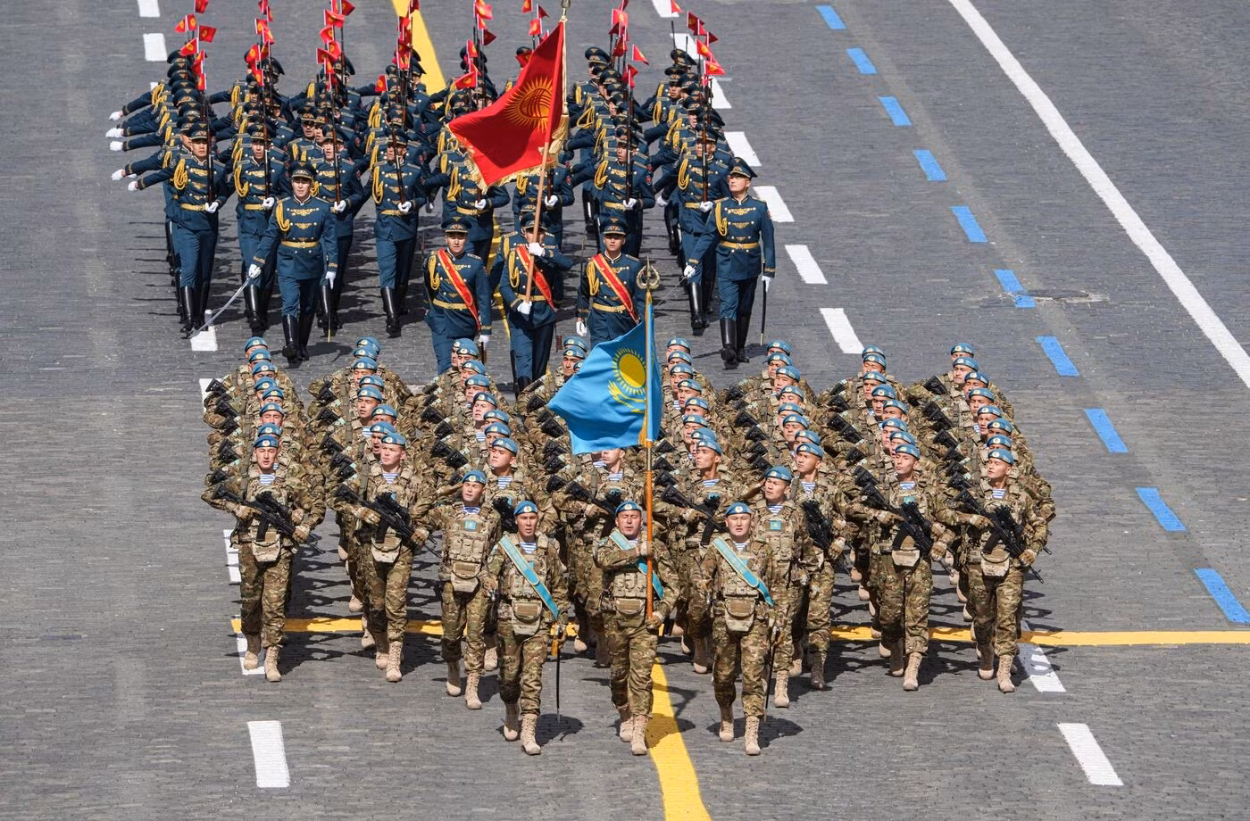 La delegación de Kazajistán (frente).