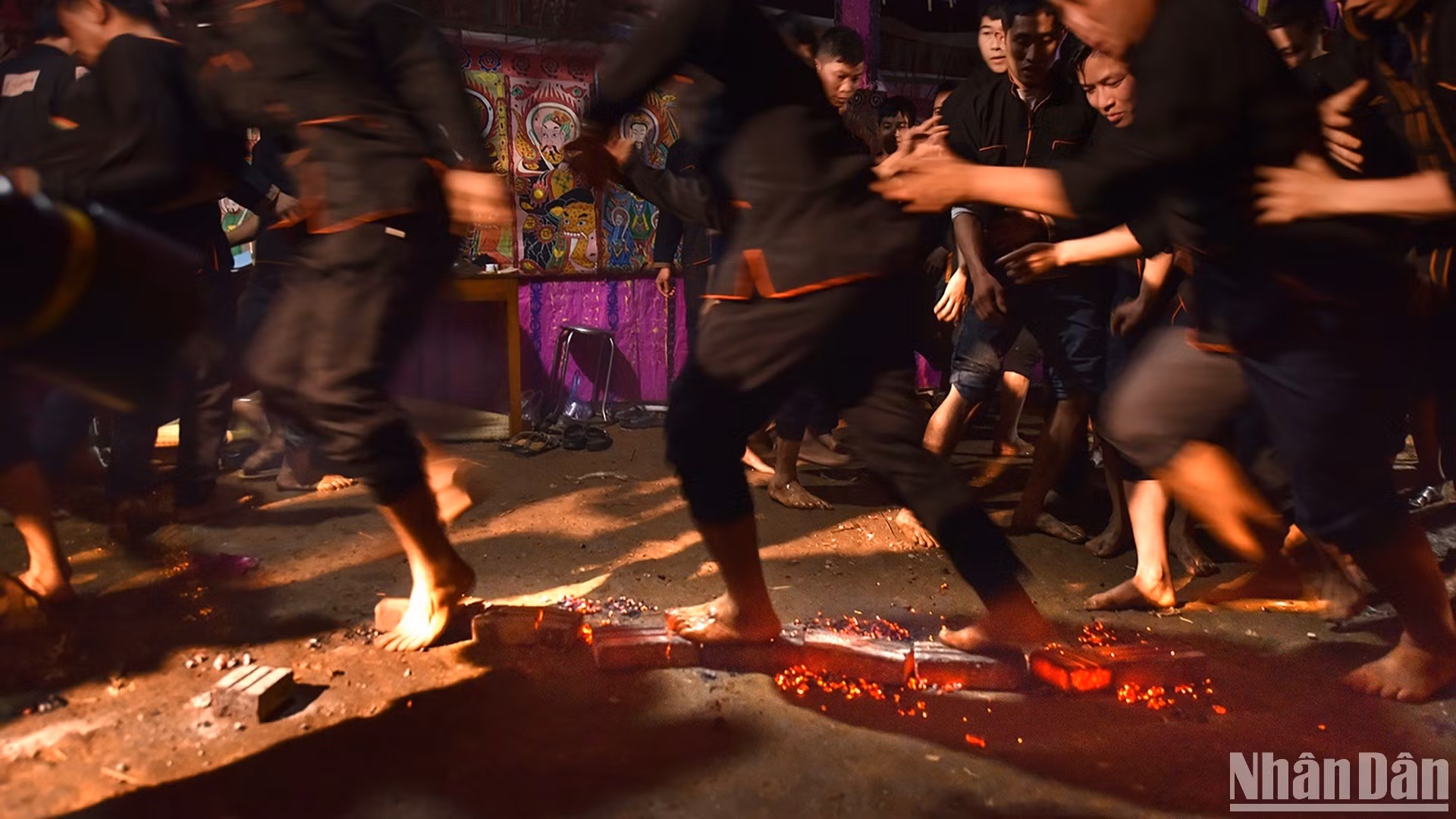 Más allá de una mera manifestación religiosa, el “cap sac” representa el saber y la cultura autóctonos, cristalizados en cada cántico, danza, ademán y pieza de tela.