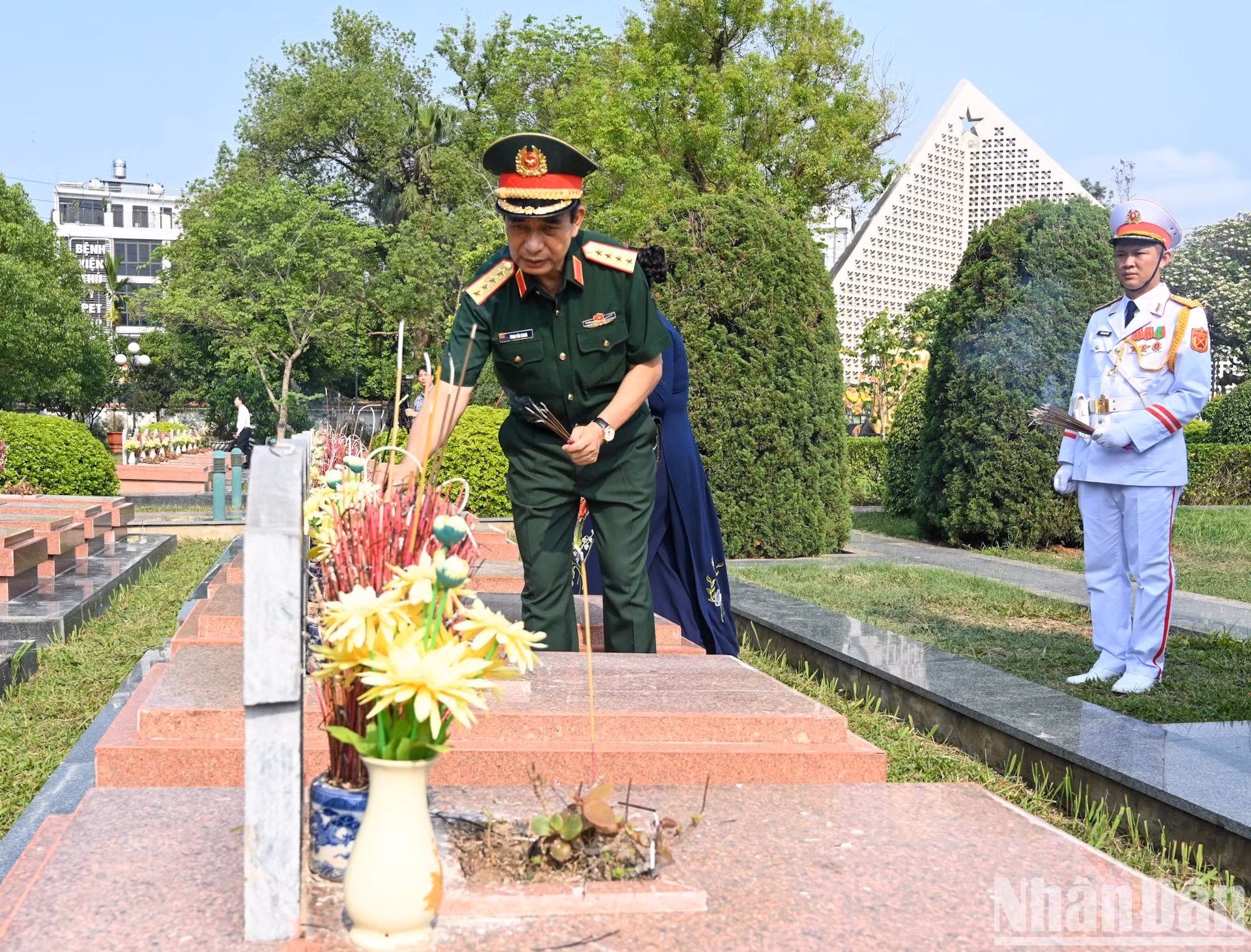 El general Phan Van Giang, ministro de Defensa.