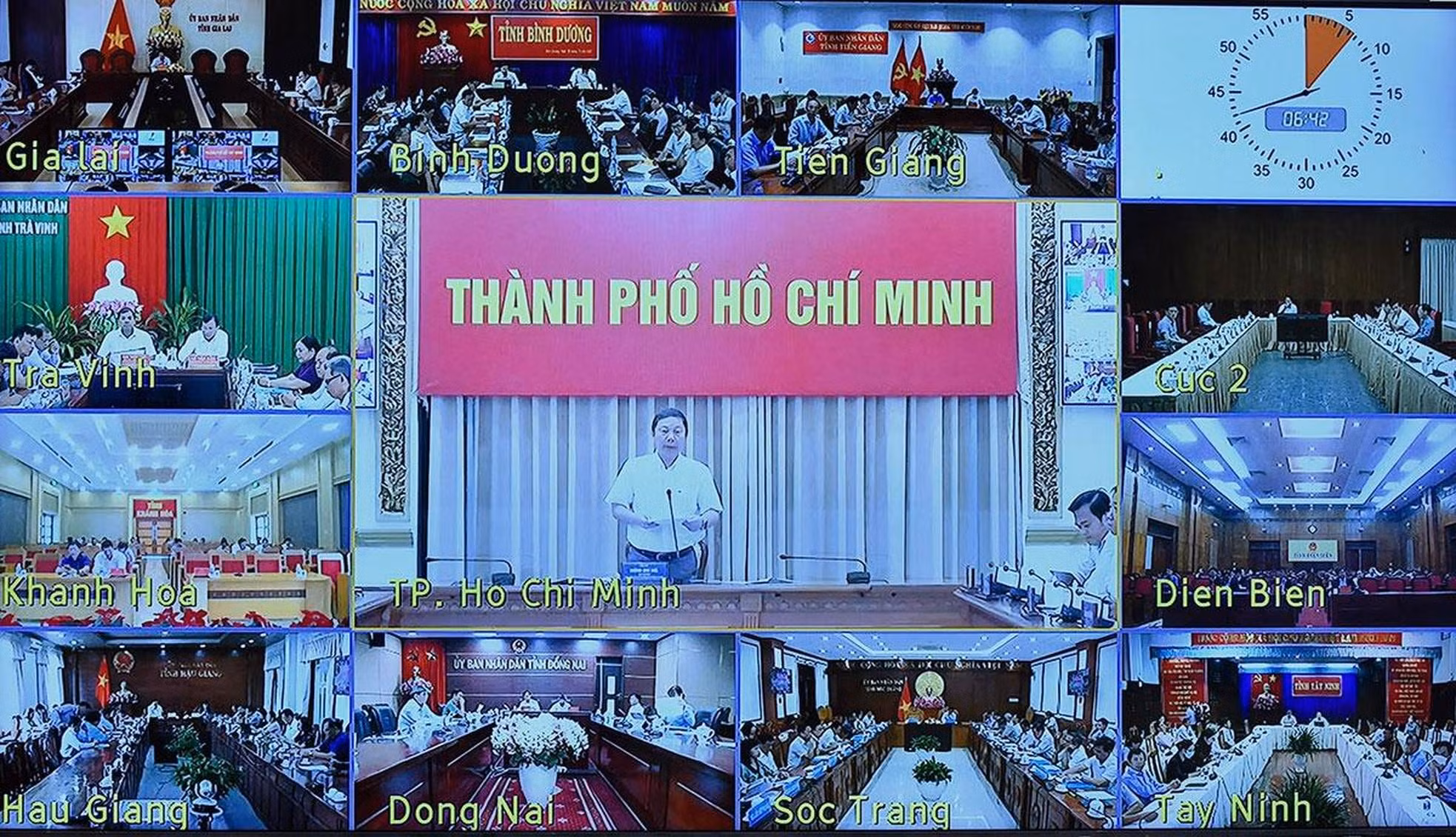 Un representante de la sureña urbe de Ciudad Ho Chi Minh interviene en la cita. Un representante de la sureña urbe de Ciudad Ho Chi Minh interviene en la cita.