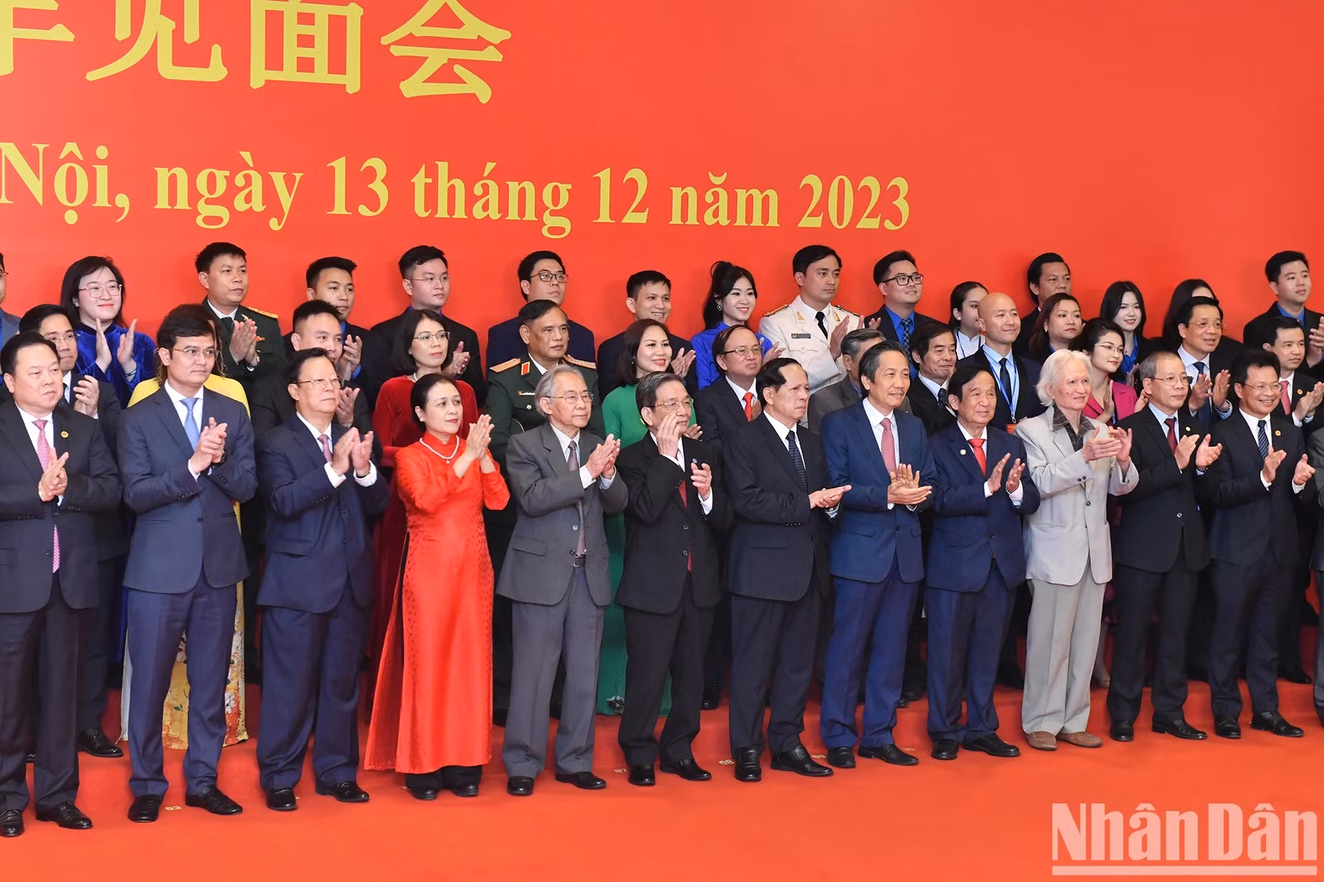 La actividad se realiza con motivo de la actual visita de Estado del máximo dirigente chino a Vietnam.