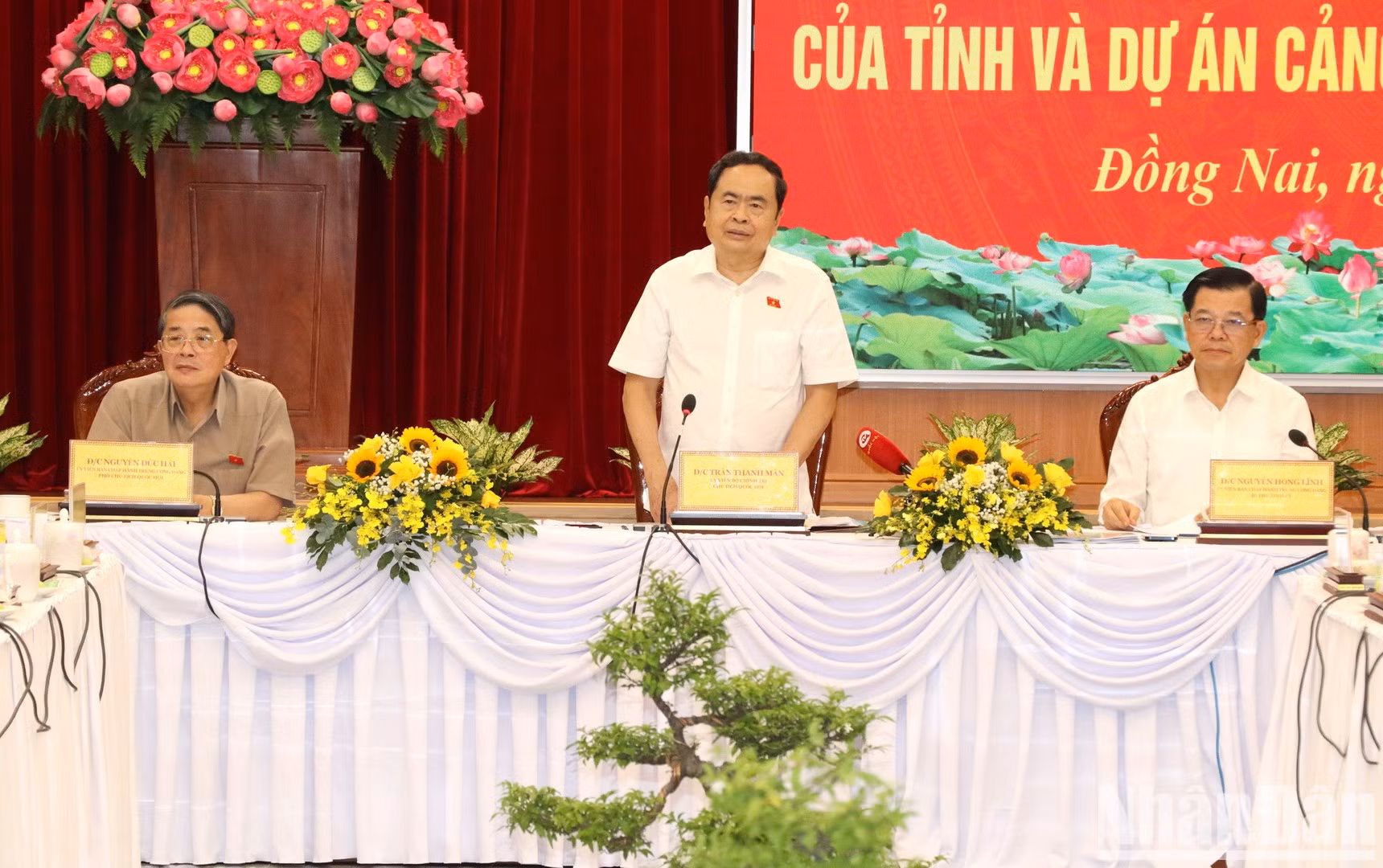 [Foto] Presidente del Parlamento vietnamita se reúne con Comité partidista en Dong Nai