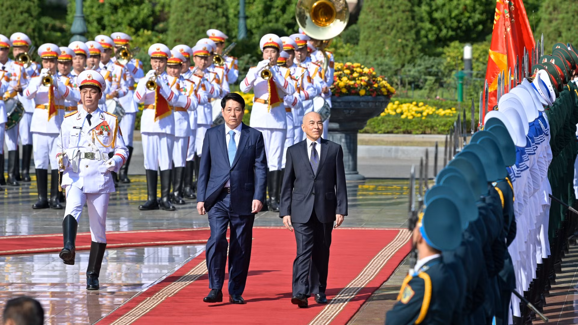 [Foto] Presidente de Vietnam dirige recepción ceremonial a rey de Camboya