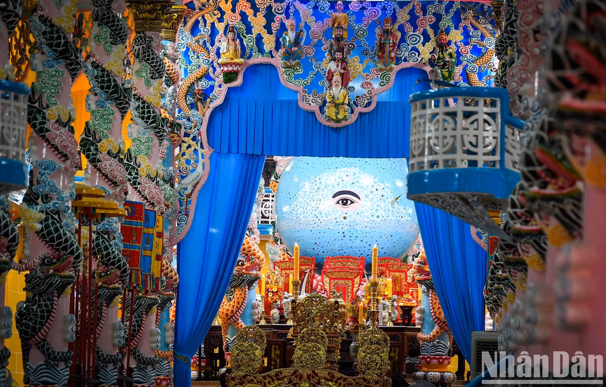 Al final del Templo Sagrado se encuentra “Bat quai dai”, con obras representativas de la religión.
