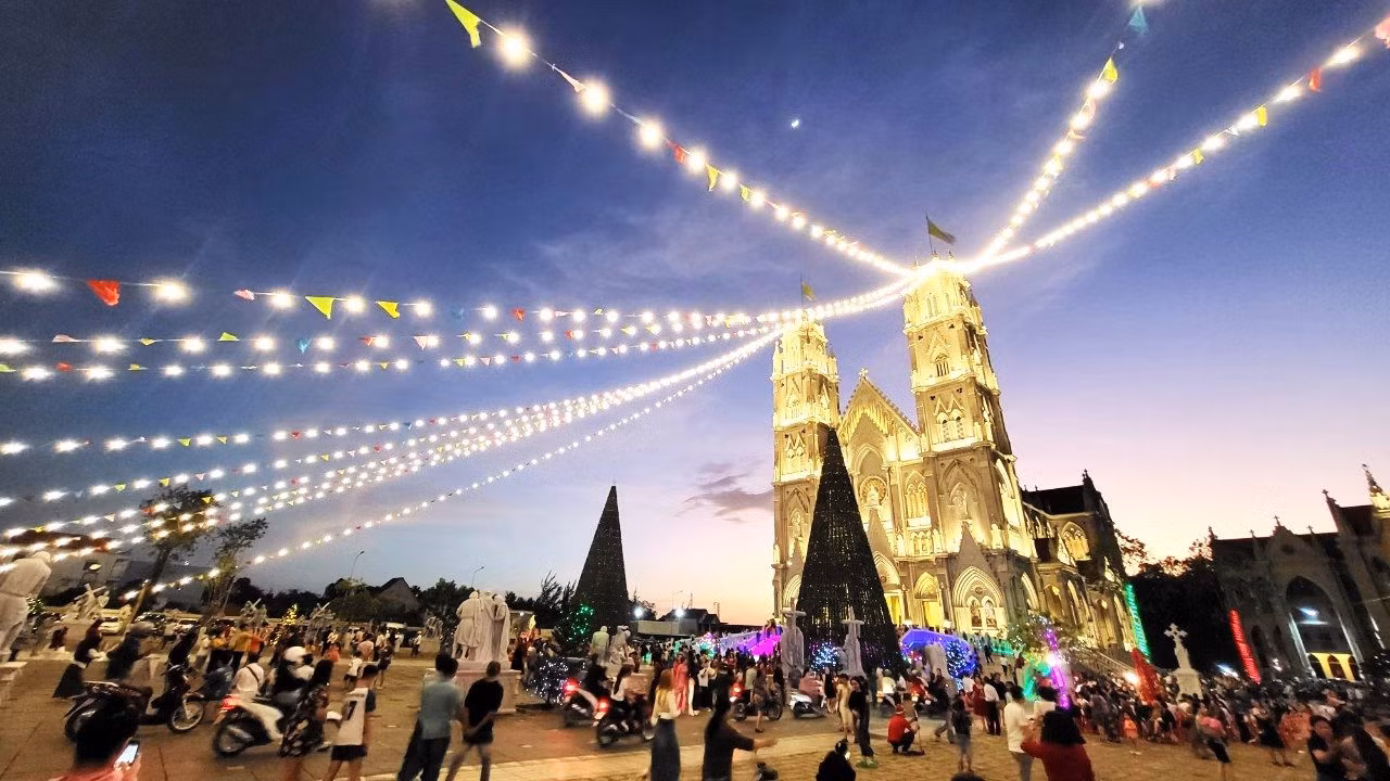 Song Vinh es también un destino preferido por los turistas a Phu My en Navidad.