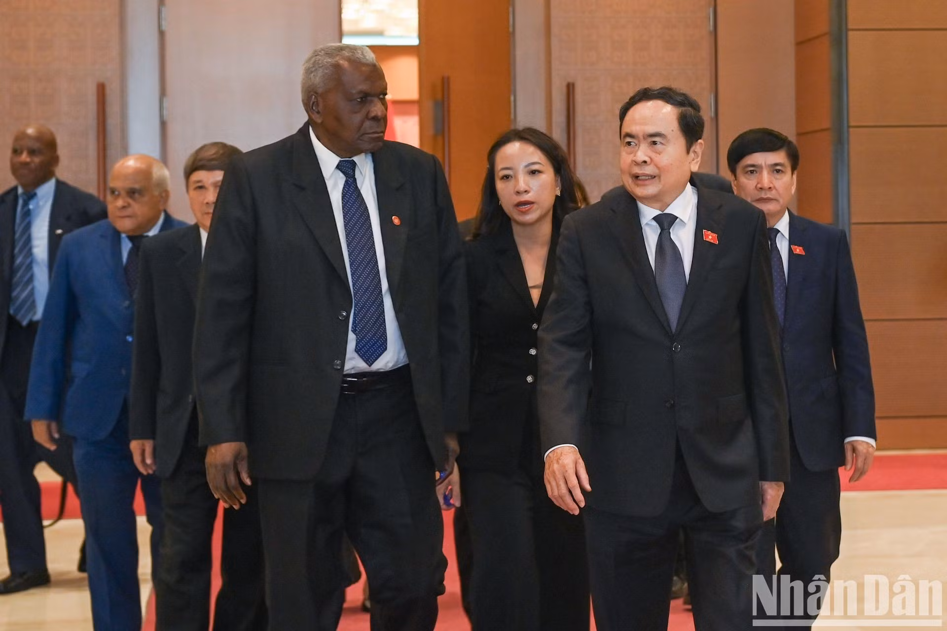 El presidente de la Asamblea Nacional de Vietnam y su homólogo del país caribeño después de las conversaciones. El presidente de la Asamblea Nacional de Vietnam y su homólogo del país caribeño después de las conversaciones.