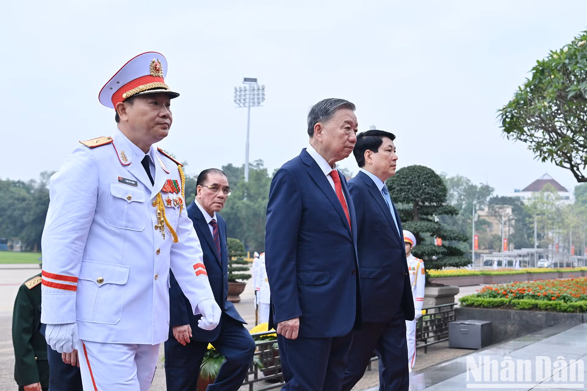 El secretario general del Partido, To Lam, y el presidente del país, Luong Cuong.