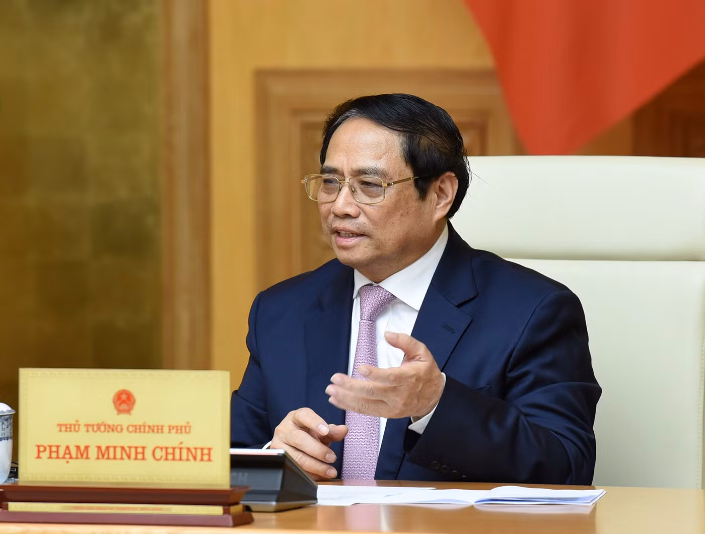 El Jefe de Gobierno agradece el apoyo de la comunidad internacional, especialmente en términos de capital, tecnología y conocimientos de gestión, al sector agrícola vietnamita en los últimos tiempos. El Jefe de Gobierno agradece el apoyo de la comunidad internacional, especialmente en términos de capital, tecnología y conocimientos de gestión, al sector agrícola vietnamita en los últimos tiempos.