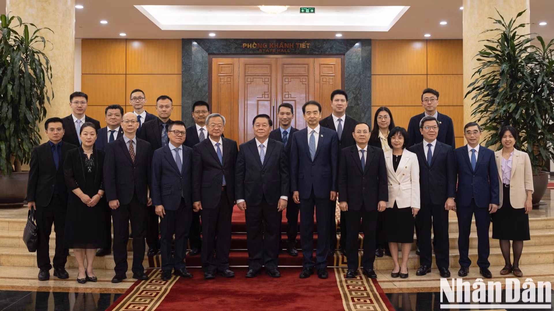 [Foto] Jefe de Propaganda y Movilización de Masas del PCV recibe a delegación del Diario del Pueblo (China)