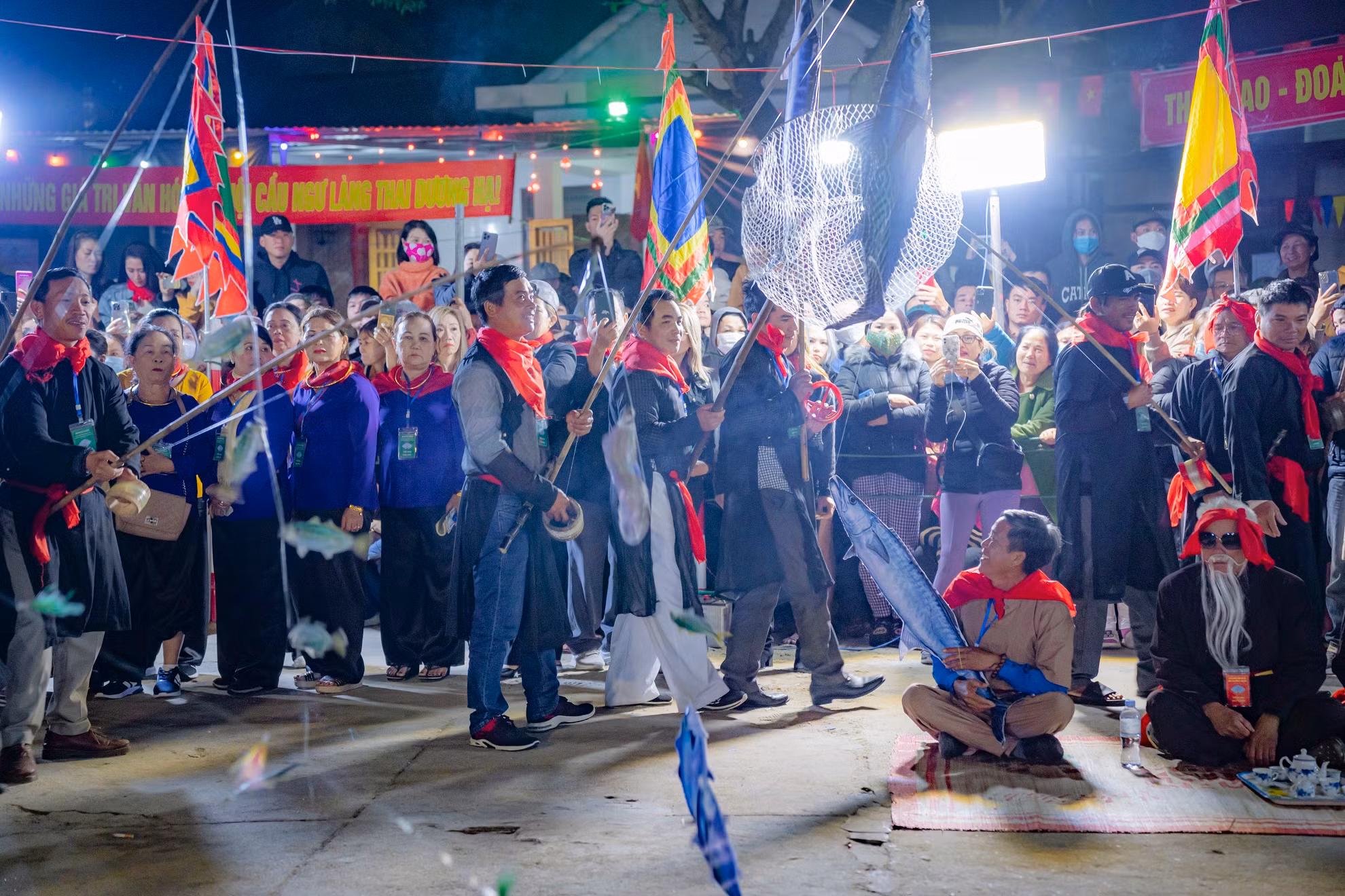 Actividades comunitarias que simulan la vida cotidiana de los aldeanos.