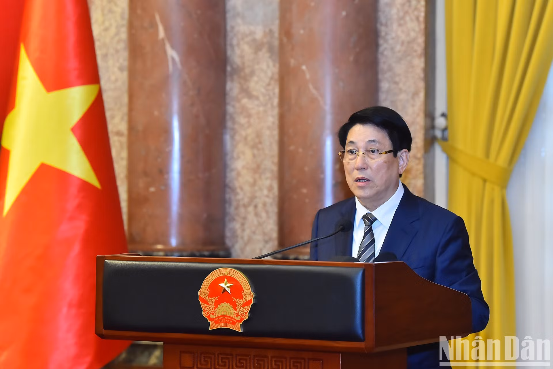 El presidente Luong Cuong da palabras.