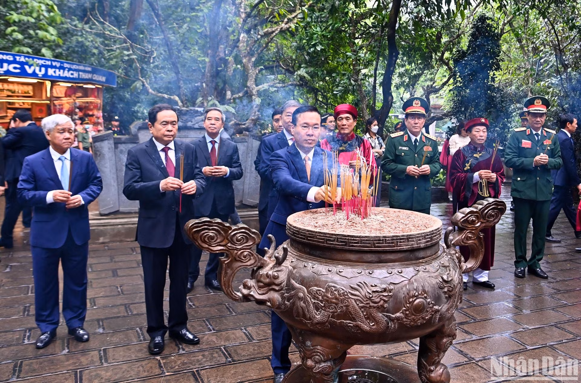 [Foto] Ceremonia del incienso en honor a los fundadores de la nación vietnamita
