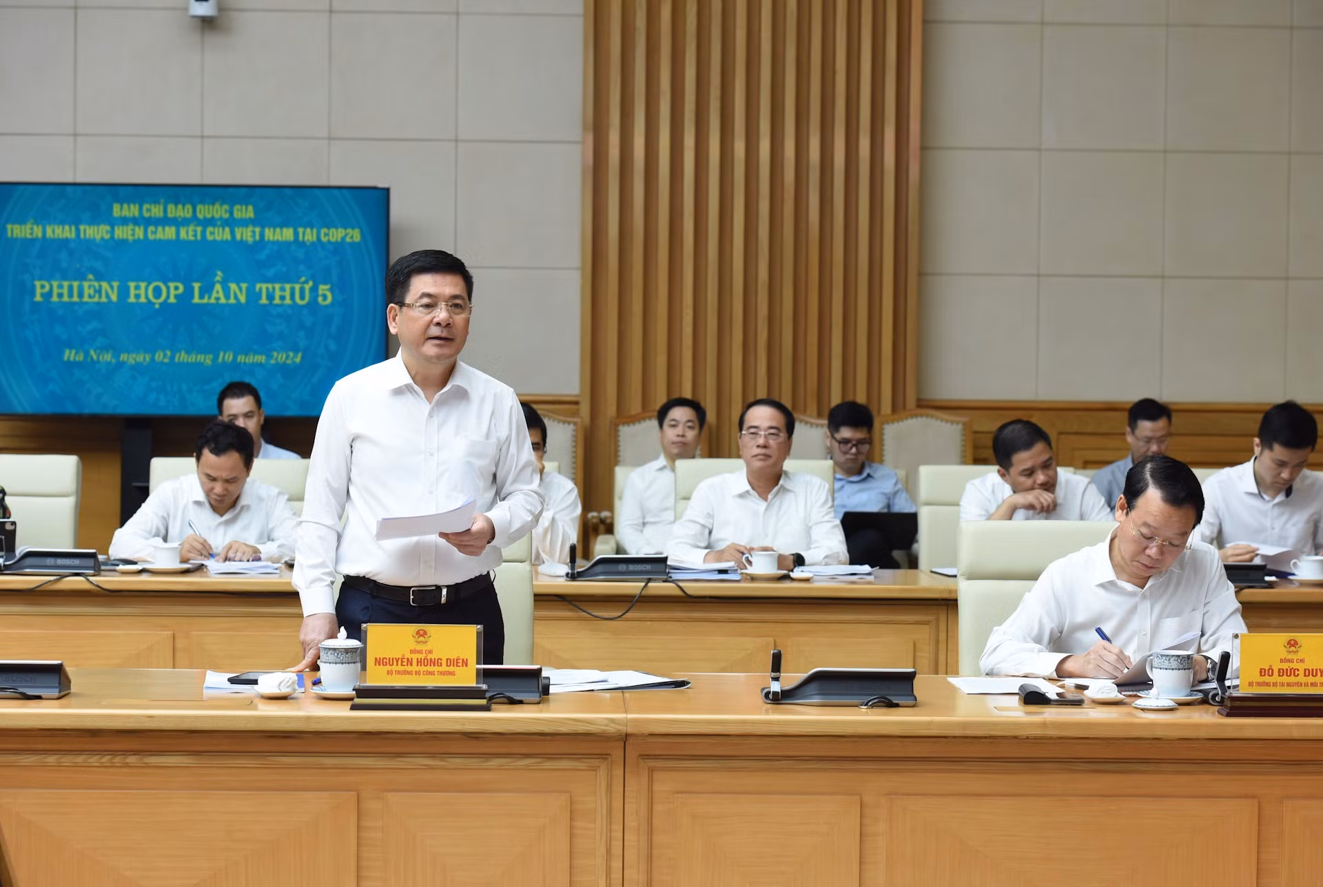 El ministro de Industria y Comercio, Nguyen Hong Dien.
