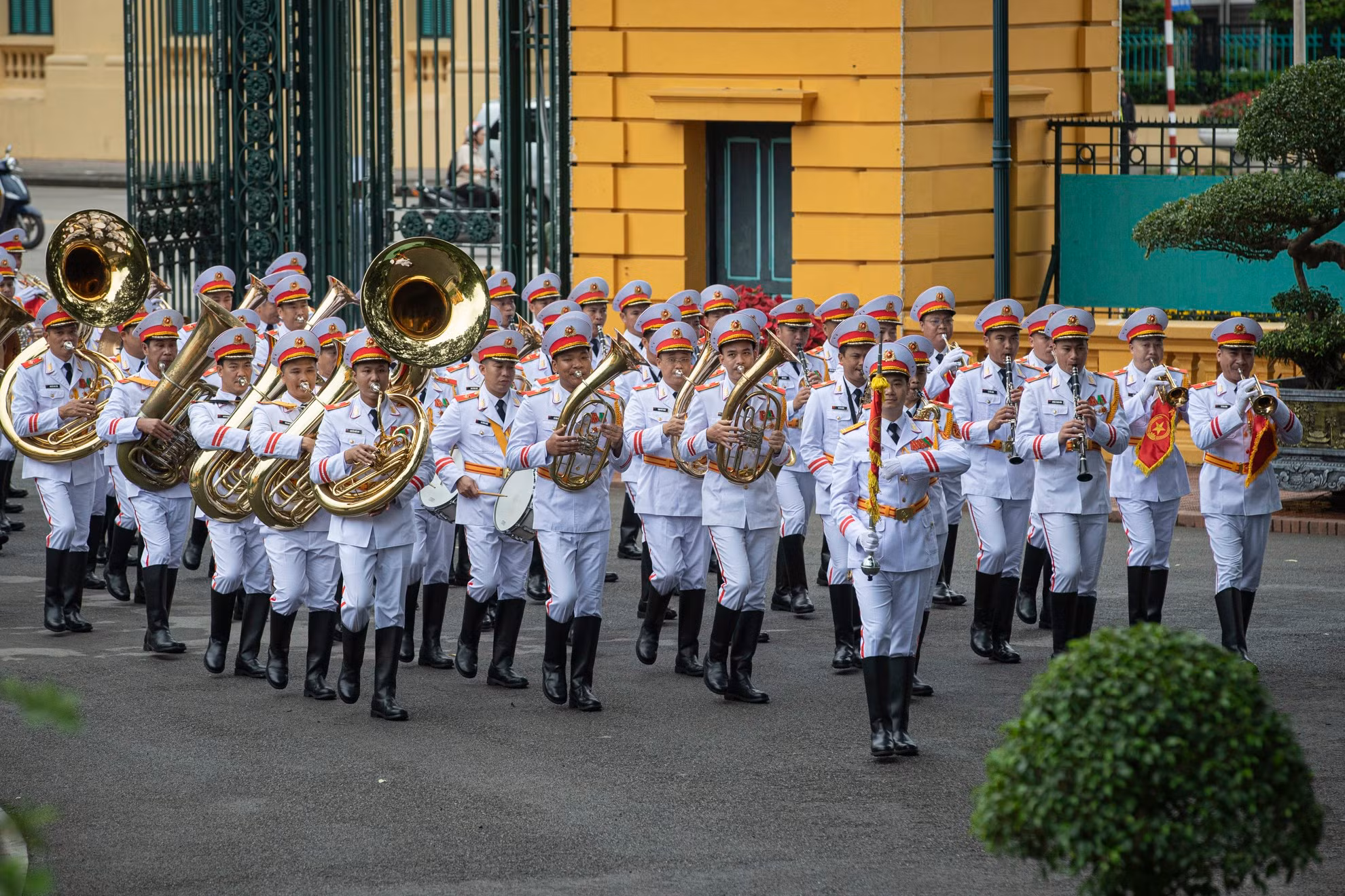 La banda militar del Ejército Popular de Vietnam en el acto.