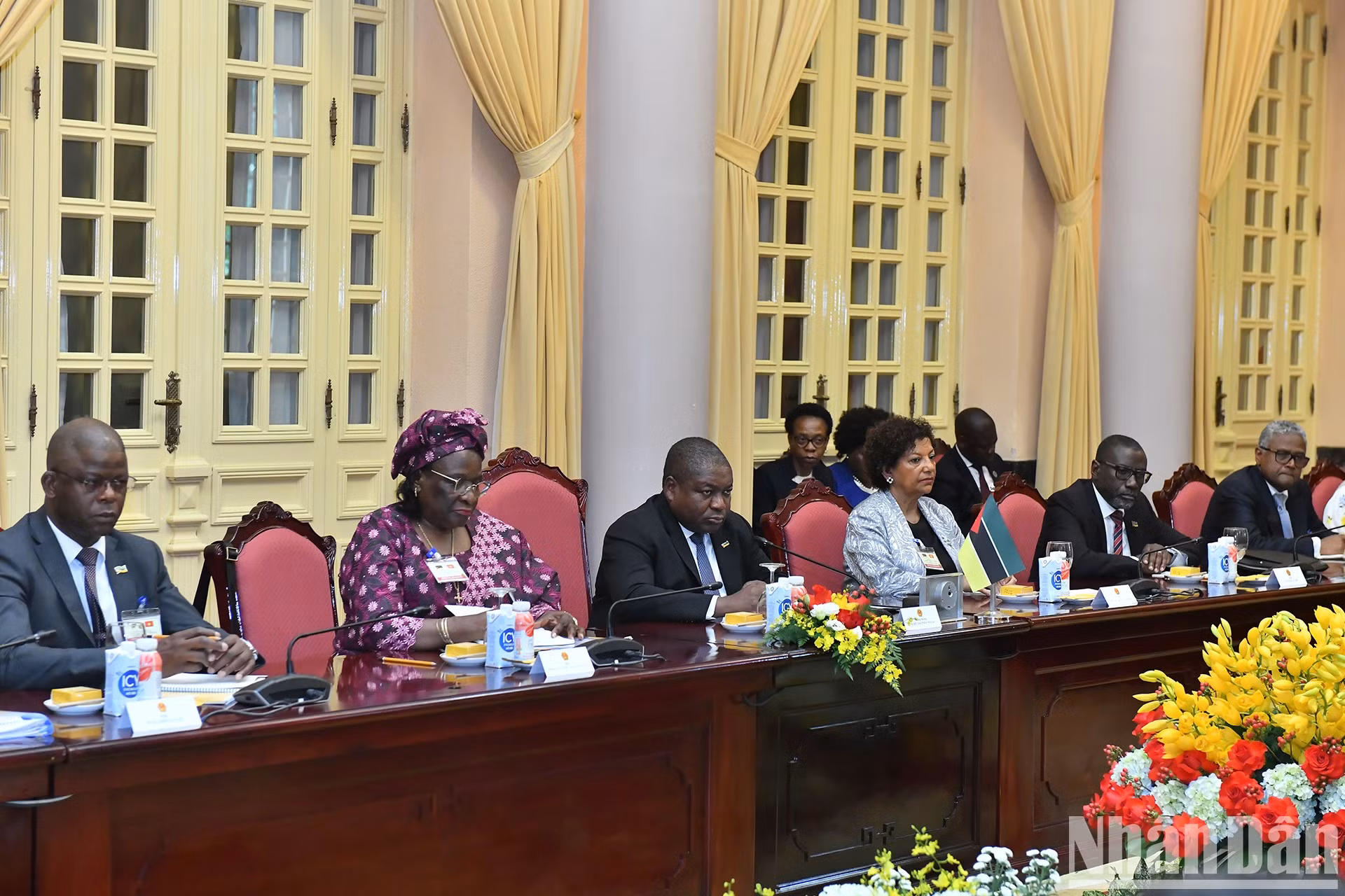 Miembros de la delegación del país africano. Miembros de la delegación del país africano.