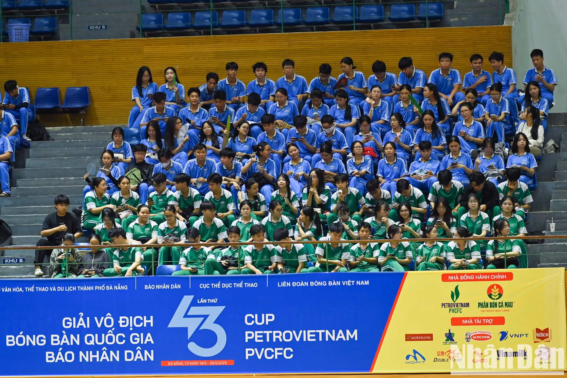 Estudiantes de las universidades locales.