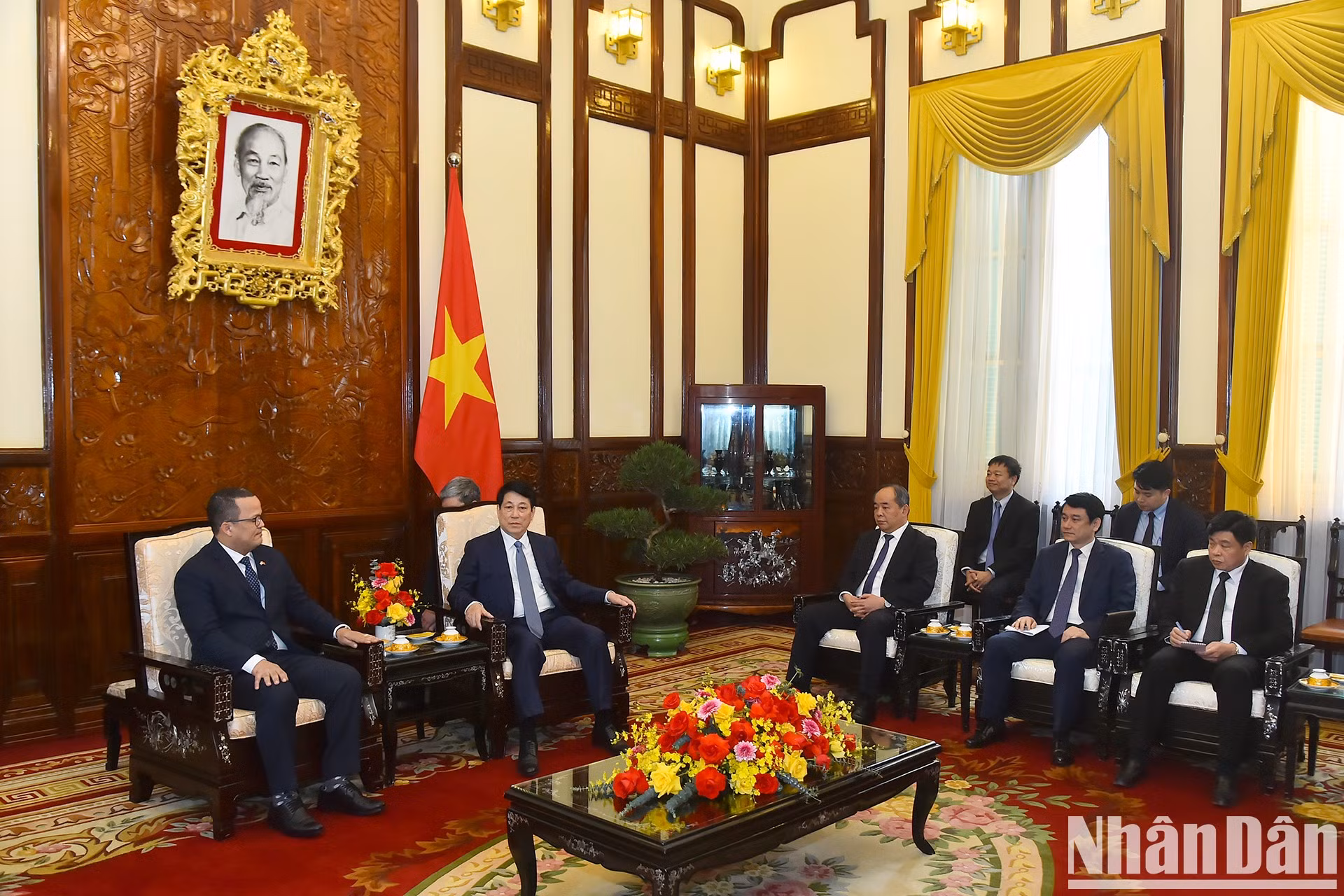 Panorama de la reunión, efectuada en el Palacio Presidencial.